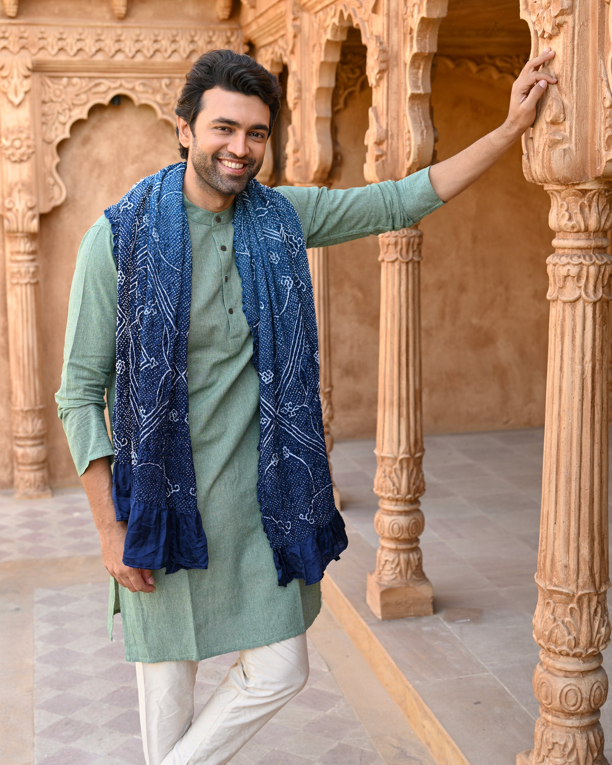 NAVY BLUE FLOWER BANDHANI SILK DUPATTA