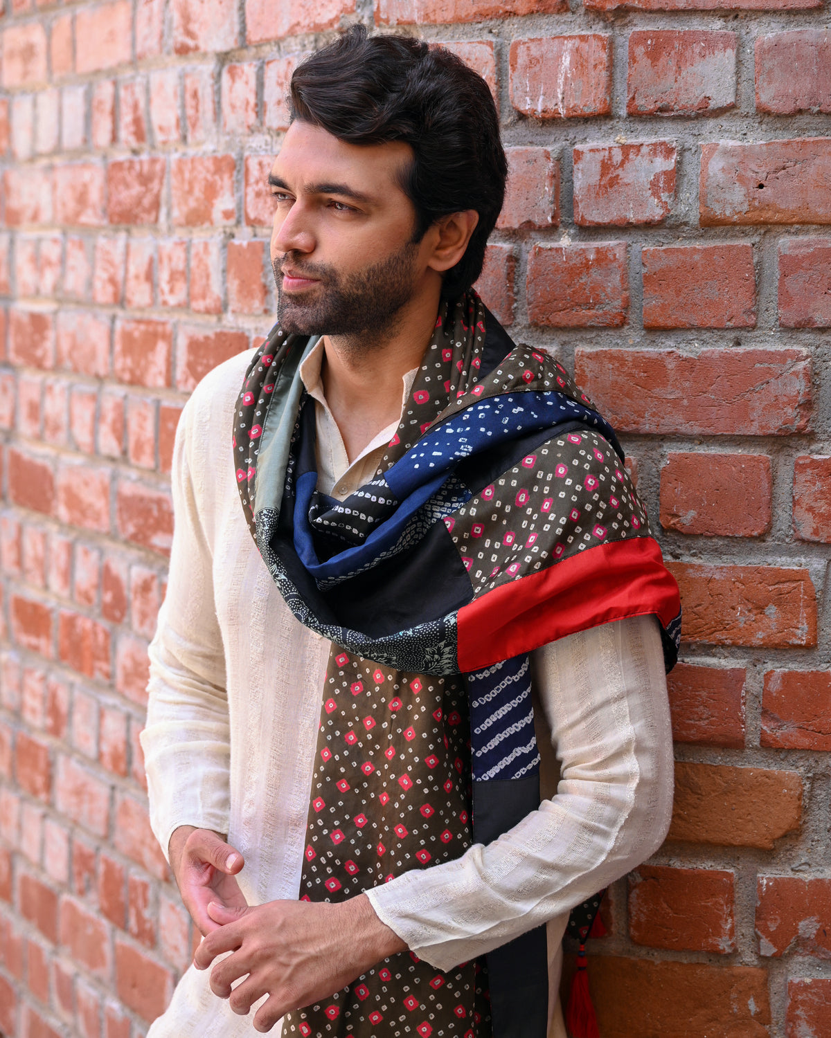 BLACK RED BAARADOZI PATCHWORK REVERSIBLE SILK STOLE