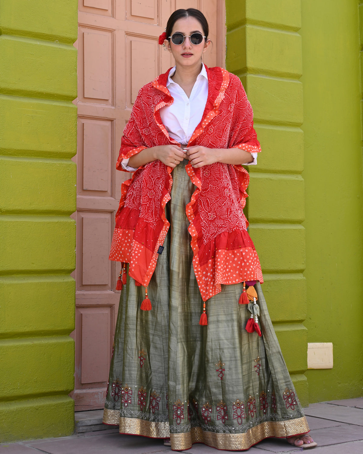 RED FLOWER BANDHANI SILK DUPATTA WITH SILK BORDER AND TASSELS