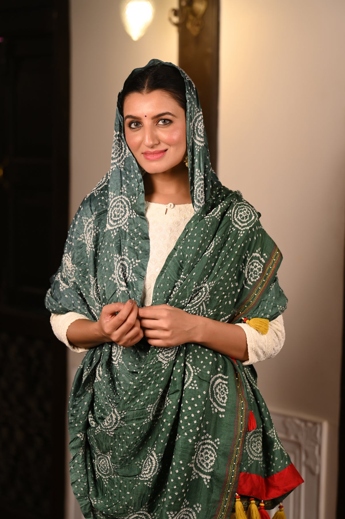 GREEN LADDU CLASSIC TRADITIONAL BANDHANI SILK DUPATTA WITH BORDER AND TASSELS