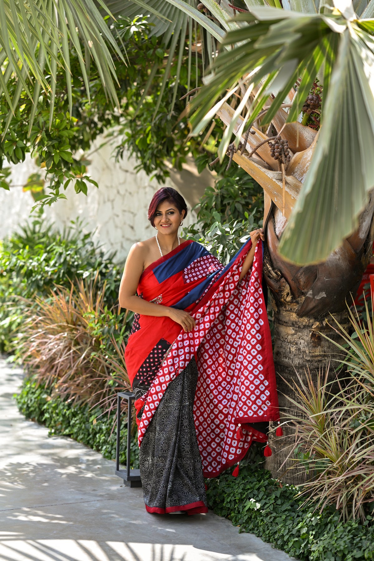 RED-BLACK BAARADOZI PATCHWORK REVERSIBLE SILK SAREE