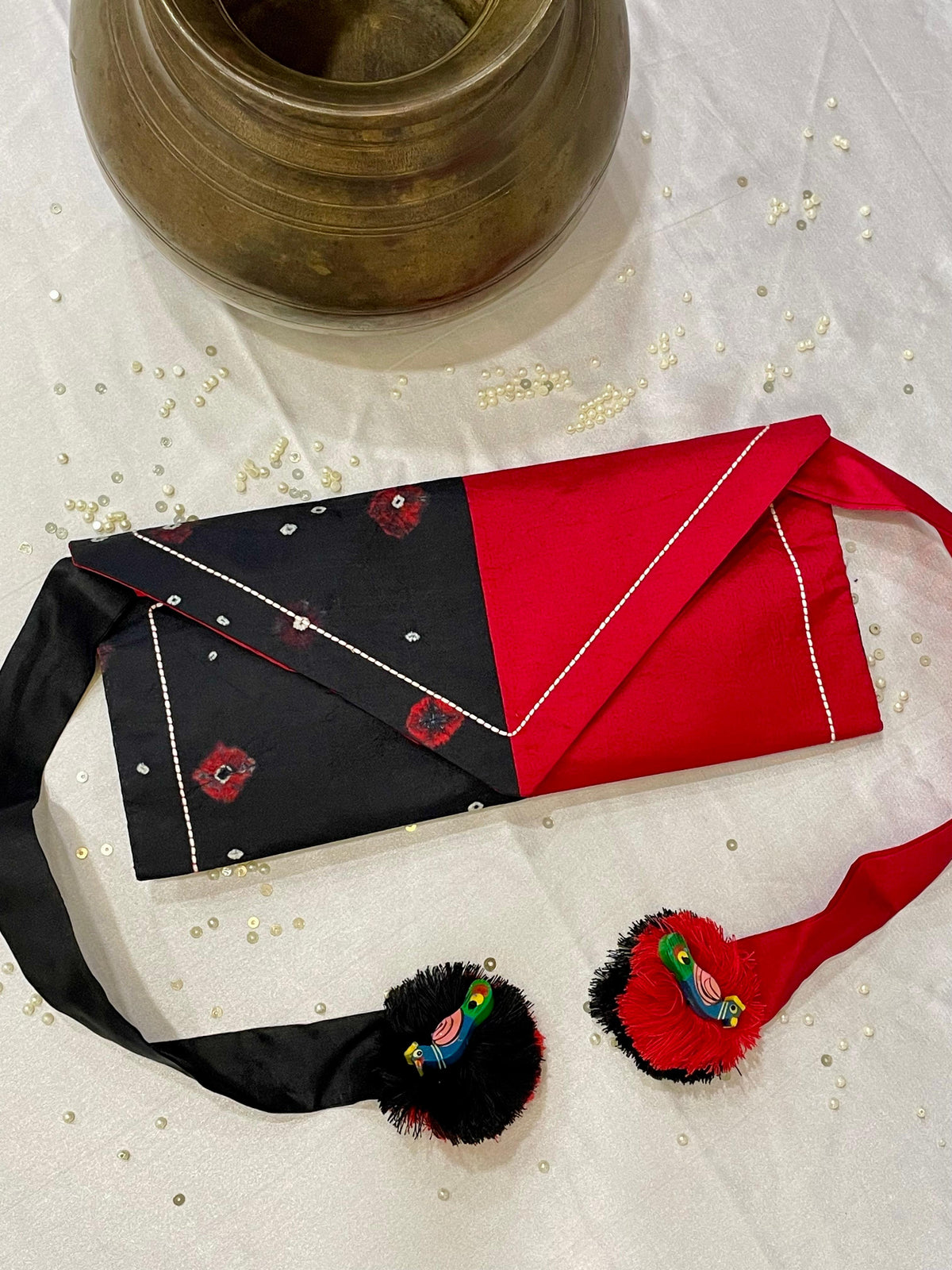 RED-BLACK SILK WAISTBAG WITH HANDMADE TASSELS