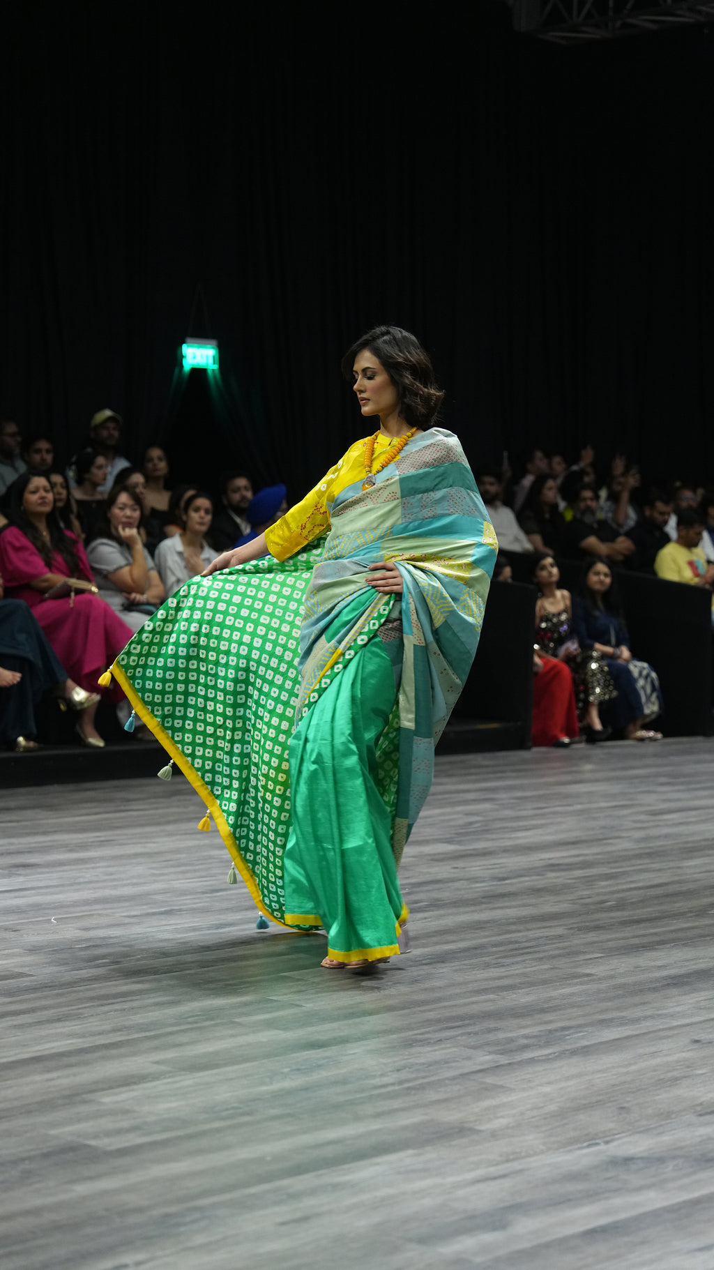LIGHT GREEN REVERSIBLE PATCHWORK BANDHANI SAREE WITH TASSELS