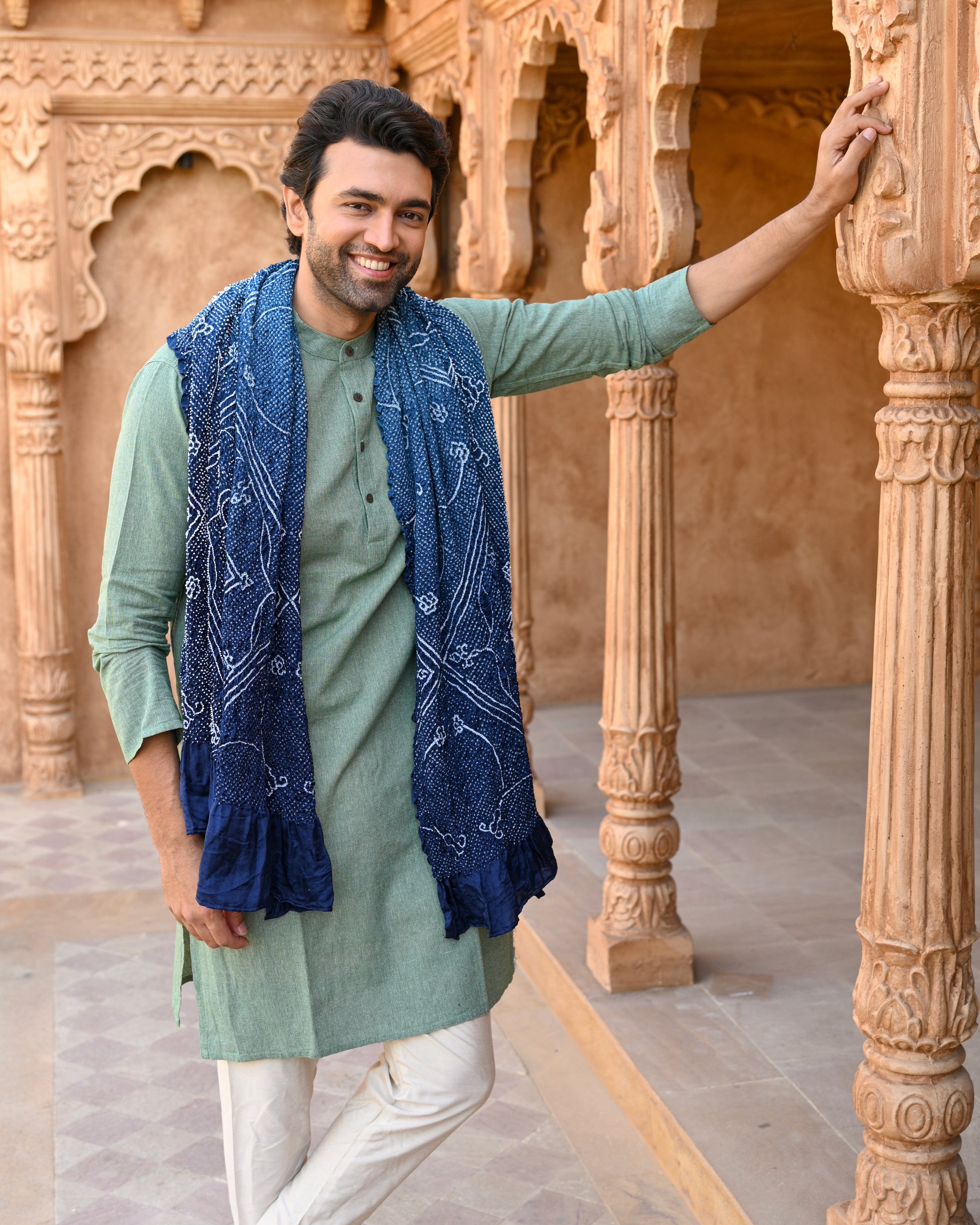 NAVY BLUE FLOWER BANDHANI SILK DUPATTA