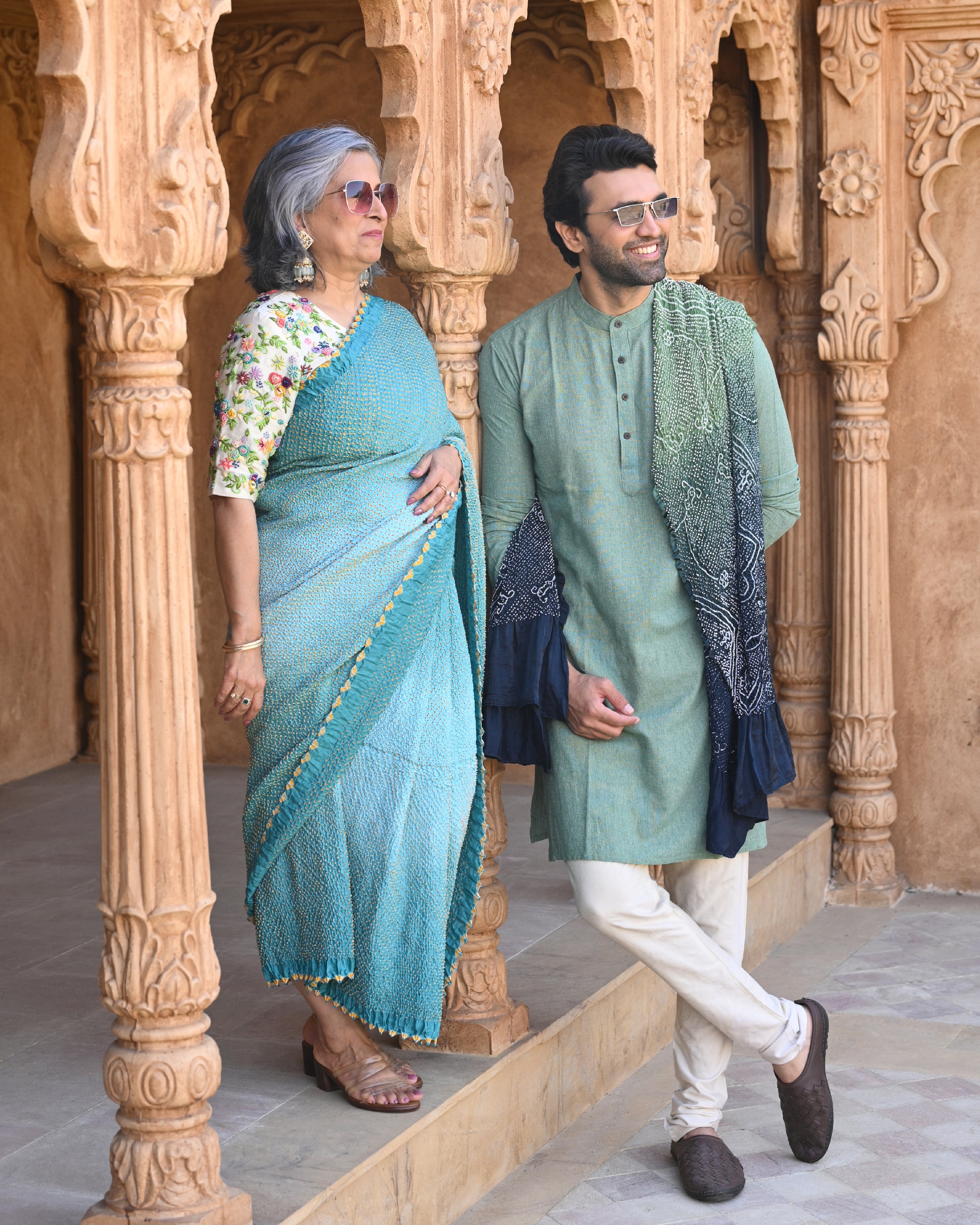 GREEN-NAVY BLUE FLOWER BANDHAANI SILK DUPATTA