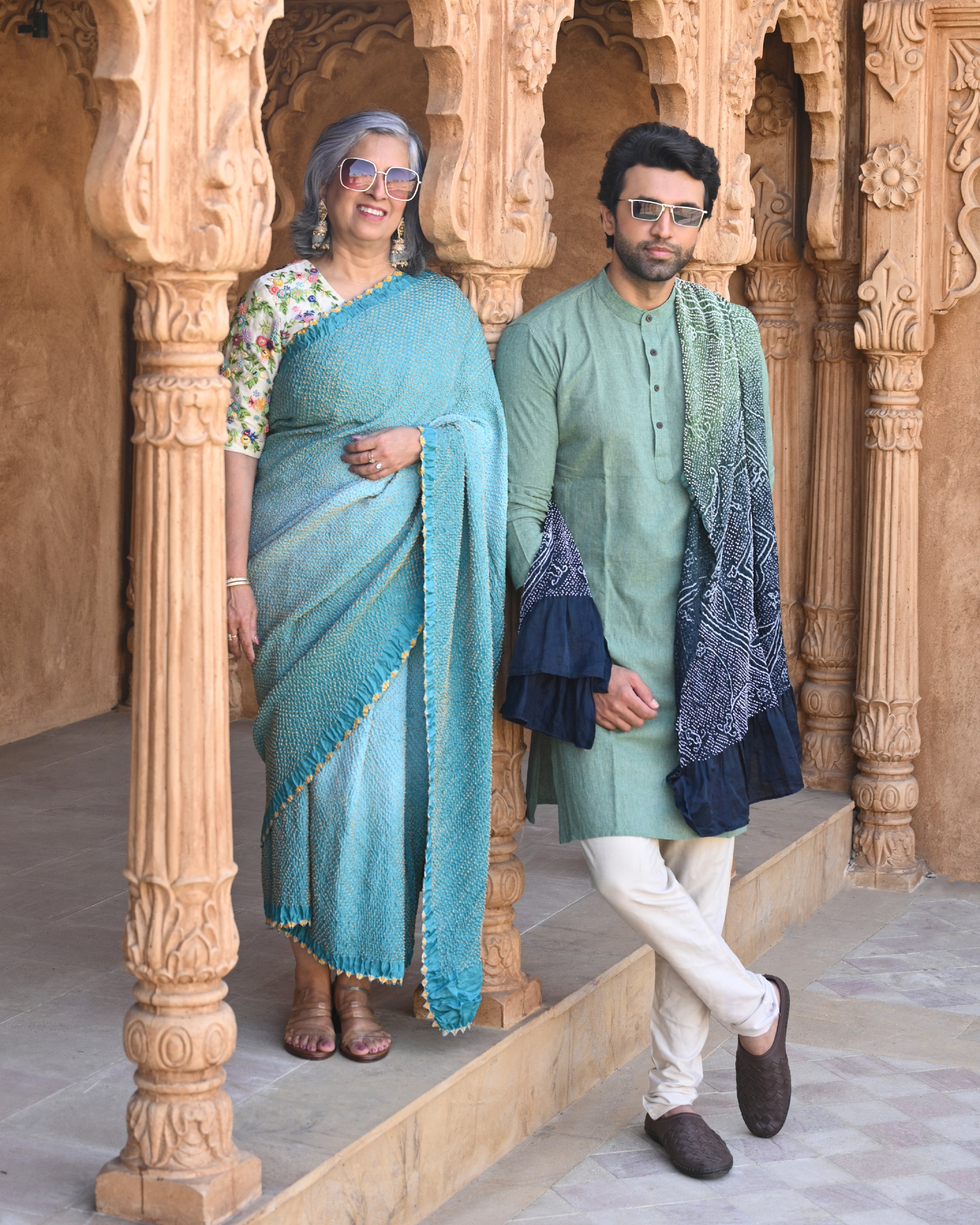GREEN-NAVY BLUE FLOWER BANDHAANI SILK DUPATTA