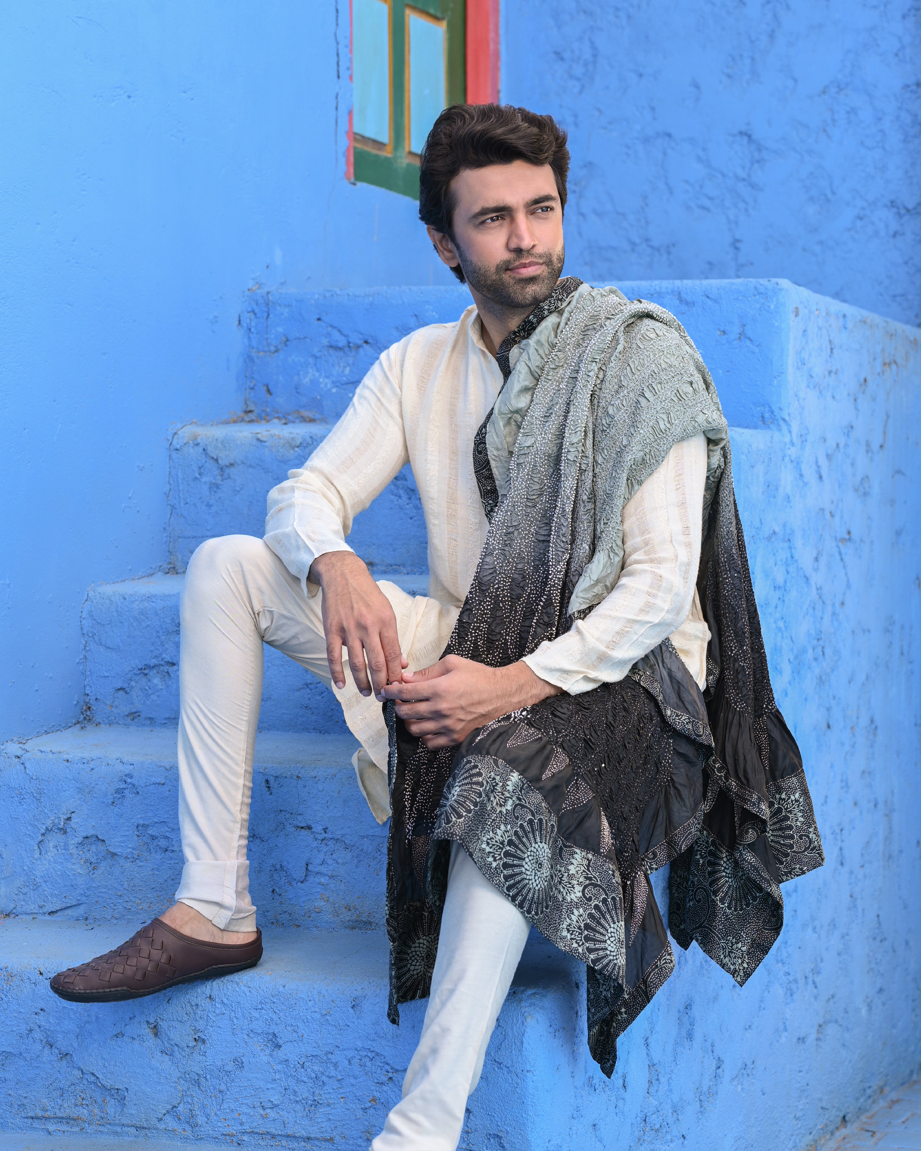 BLACK-GREY TRIANGULAR GEOMETRIC BANDHANI SILK DUPATTA WITH MUKAISH WORK AND SILK BORDER