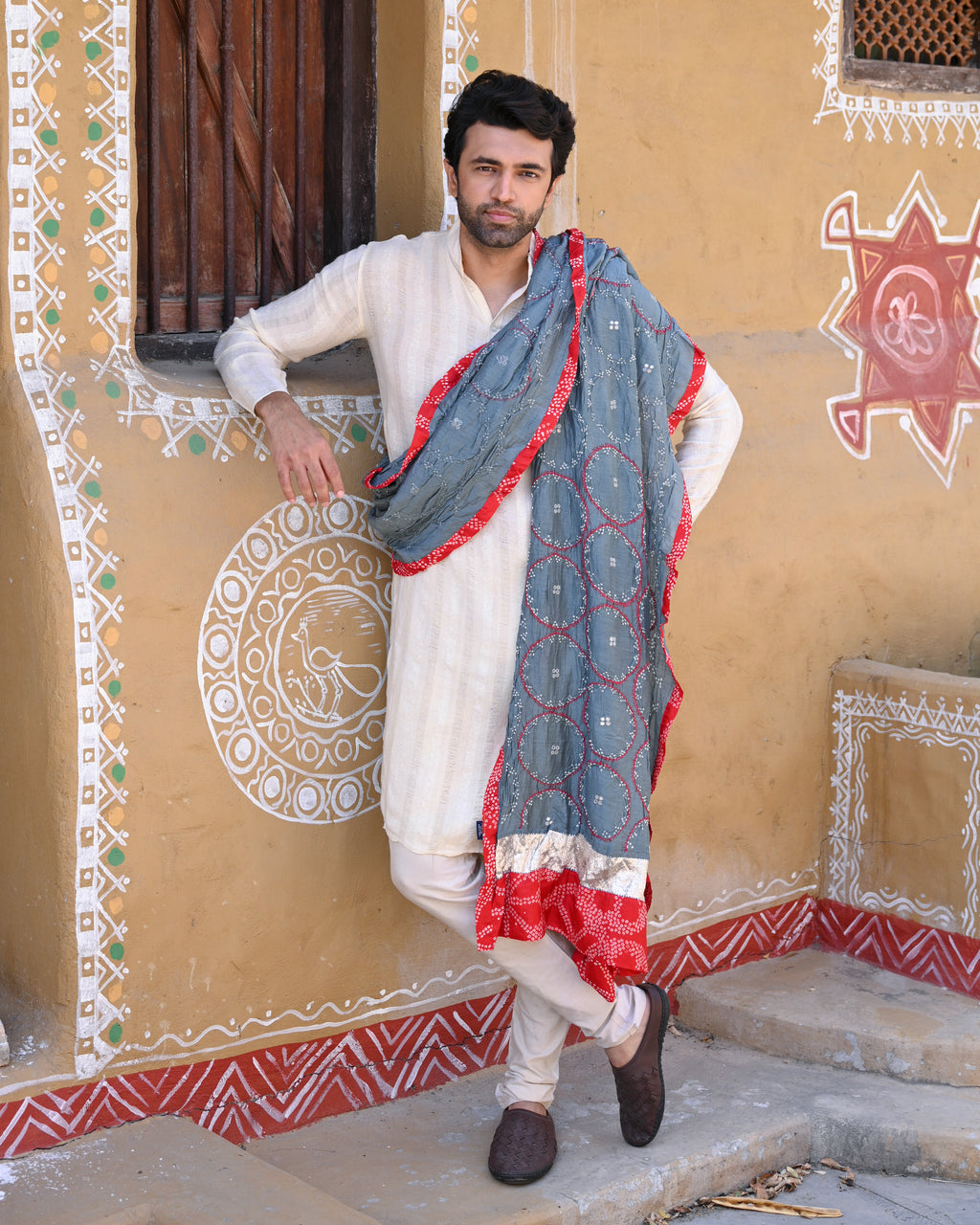 GREY CIRCLES OF THE LIFE BANDHANI SILK DUPATTAL WITH SILK BORDER, LAMPI AND MIRROR WORK