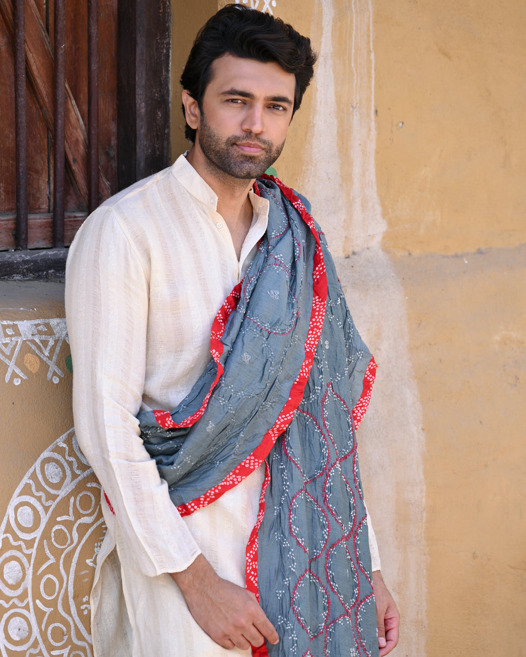 GREY CIRCLES OF THE LIFE BANDHANI SILK DUPATTAL WITH SILK BORDER, LAMPI AND MIRROR WORK