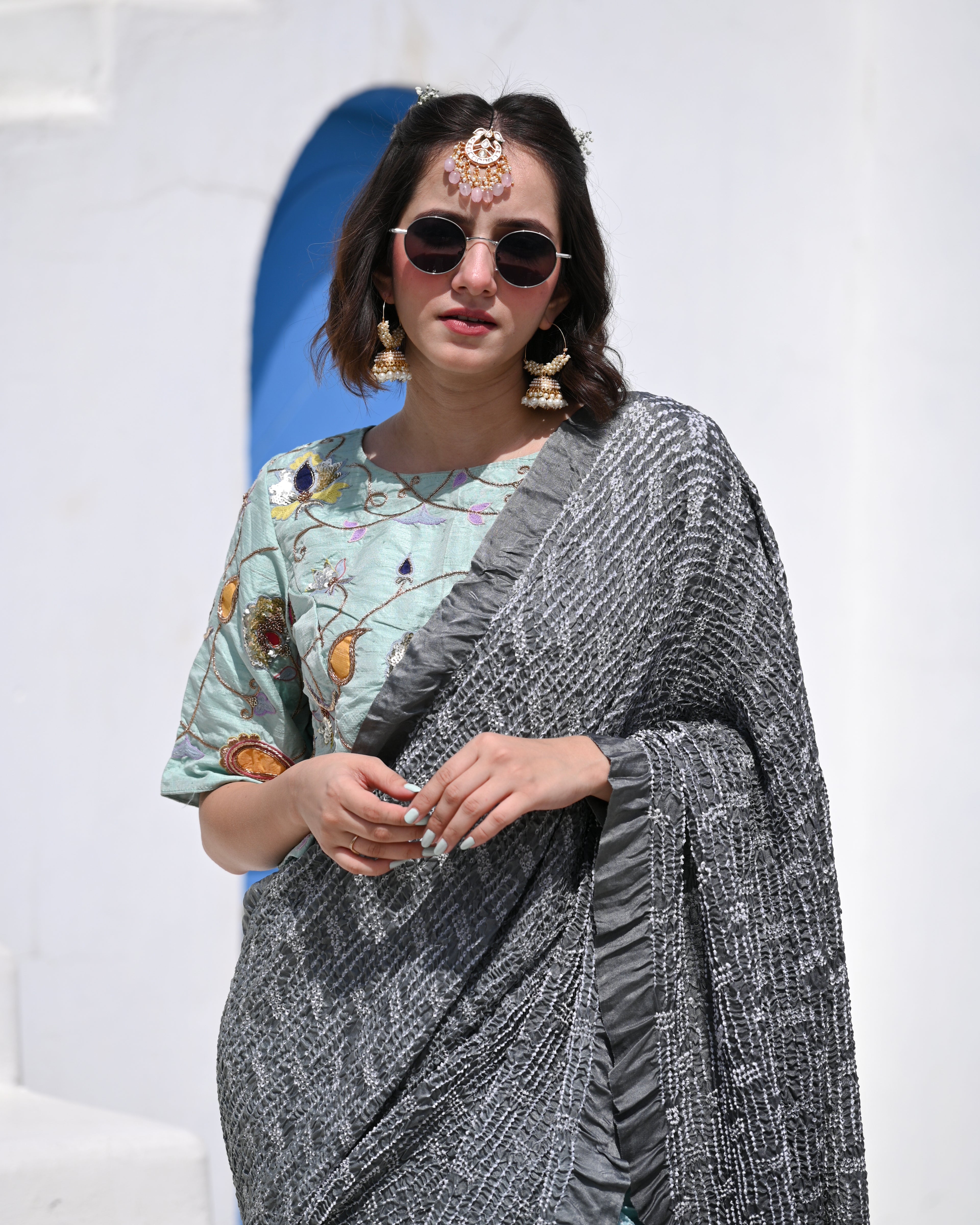 BLUE-GREY BROKEN LINES GEOMETRIC BANDHANI SILK SAREE