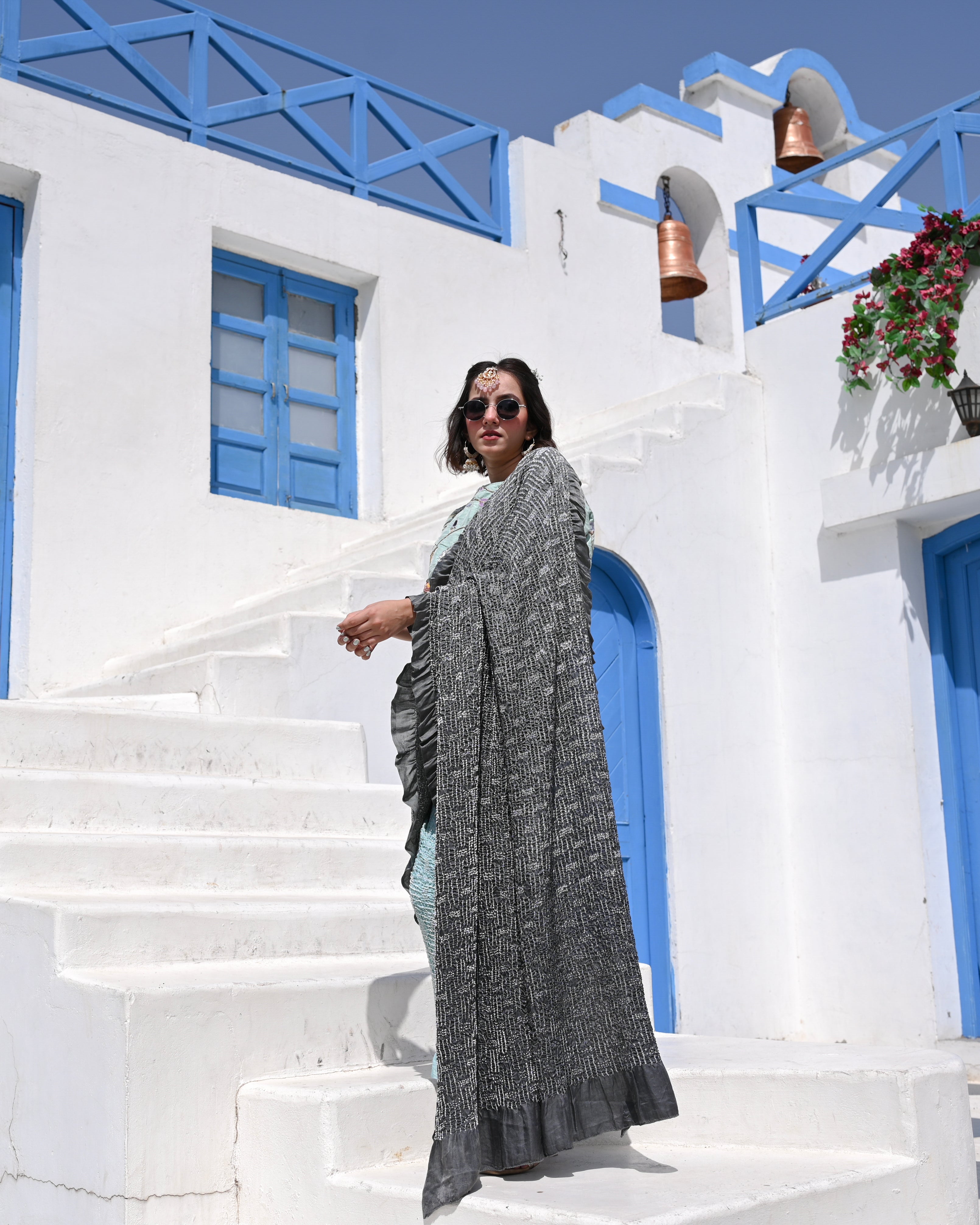 BLUE-GREY BROKEN LINES GEOMETRIC BANDHANI SILK SAREE