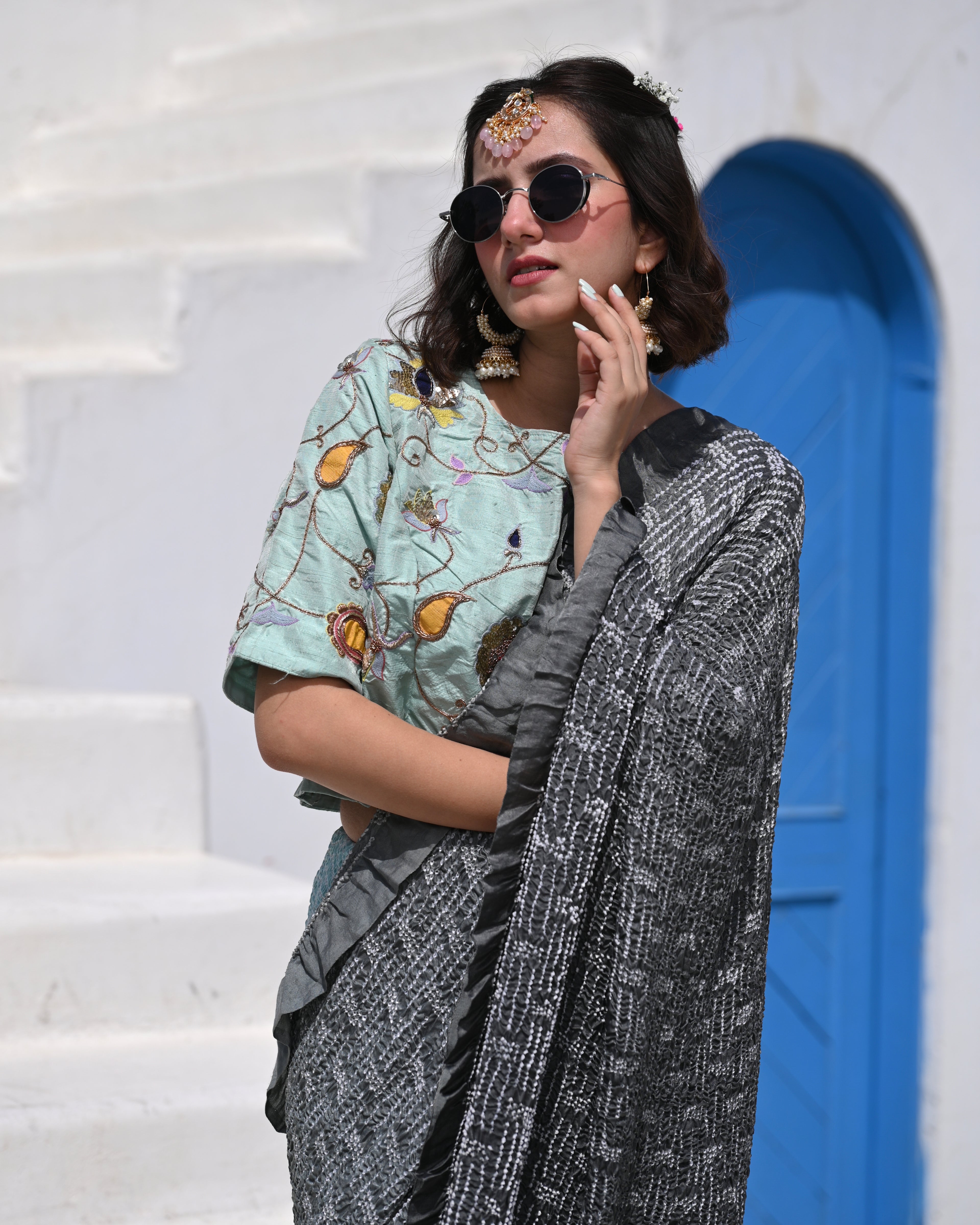 BLUE-GREY BROKEN LINES GEOMETRIC BANDHANI SILK SAREE