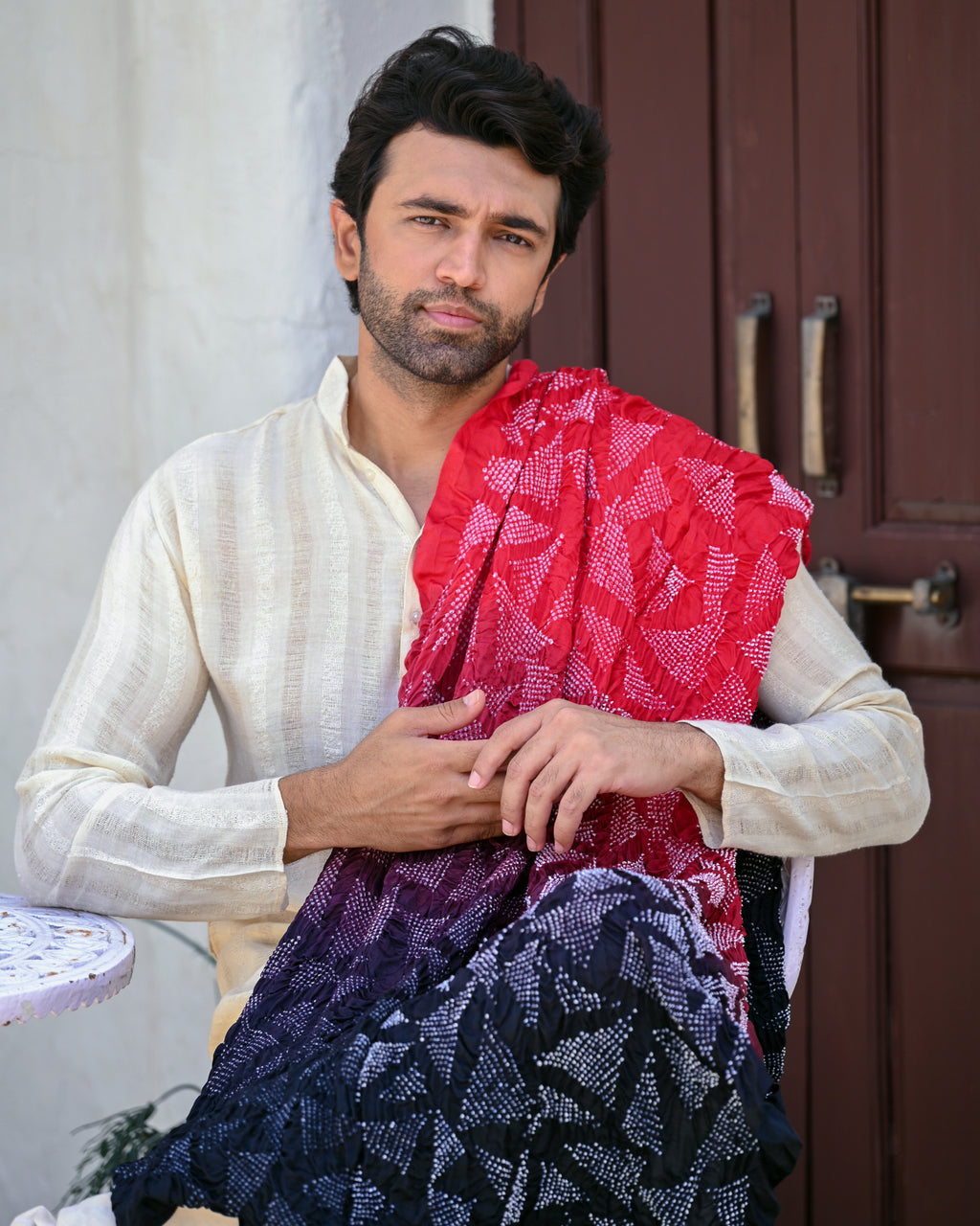 RED-BLACK TRIANGULAR GEOMETRIC BANDHANI SILK DUPATTA