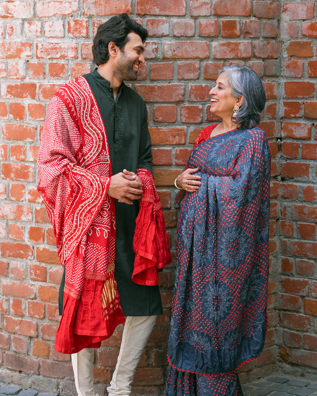 GREY SUNFLOWER BANDHANI SILK SAREE