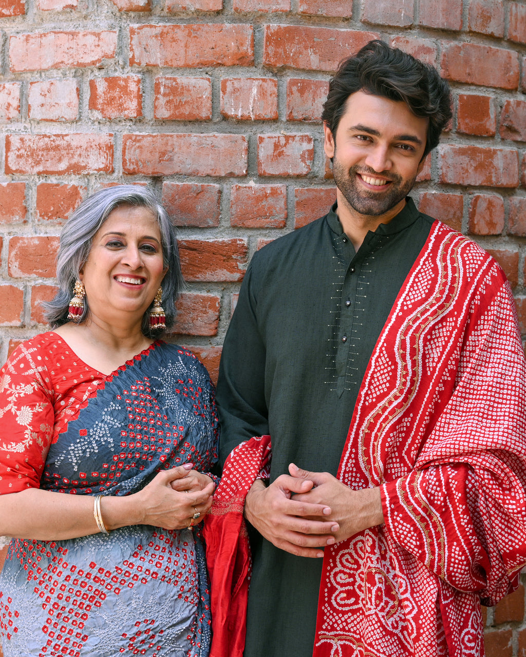 GREY SUNFLOWER BANDHANI SILK SAREE