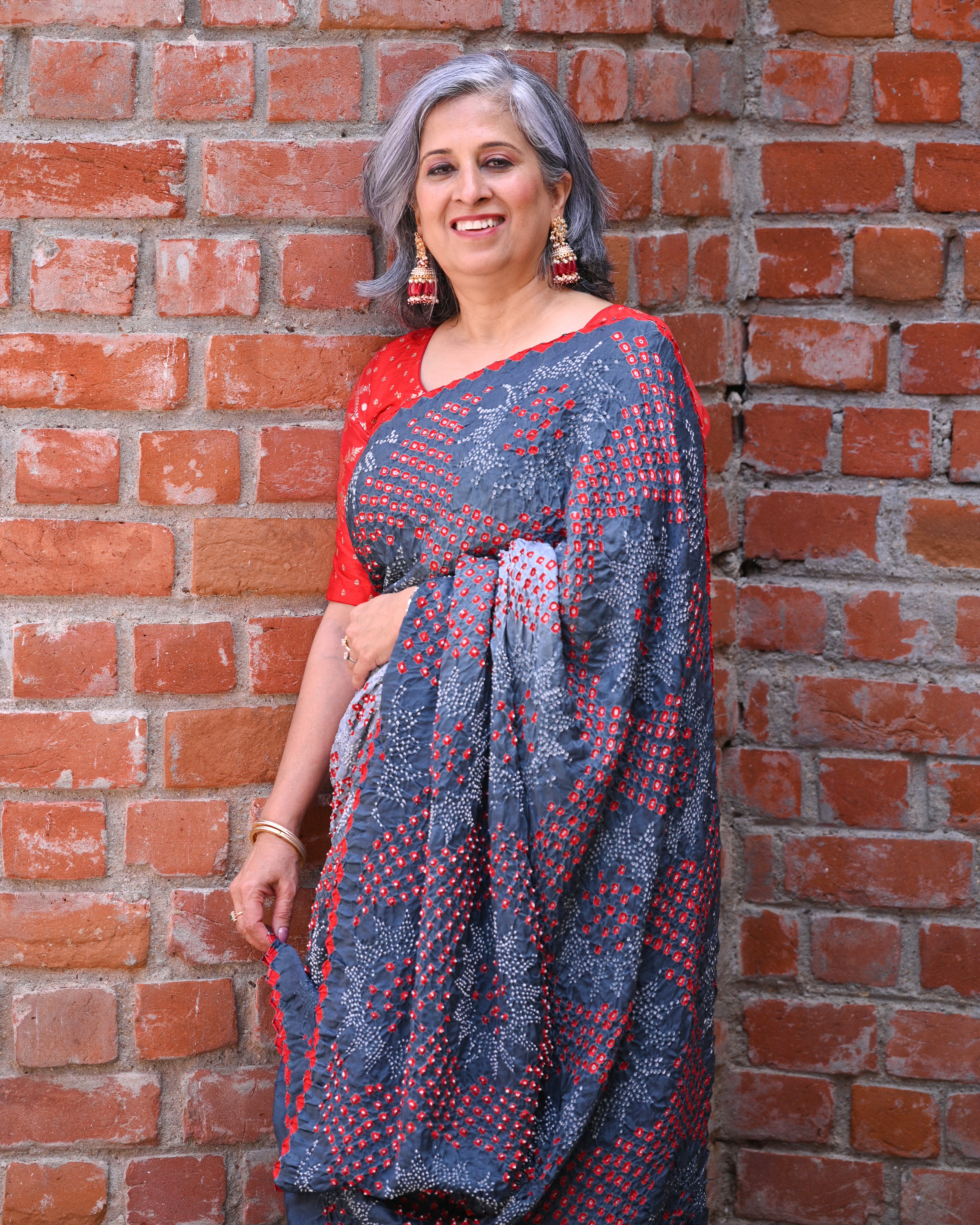 GREY SUNFLOWER BANDHANI SILK SAREE
