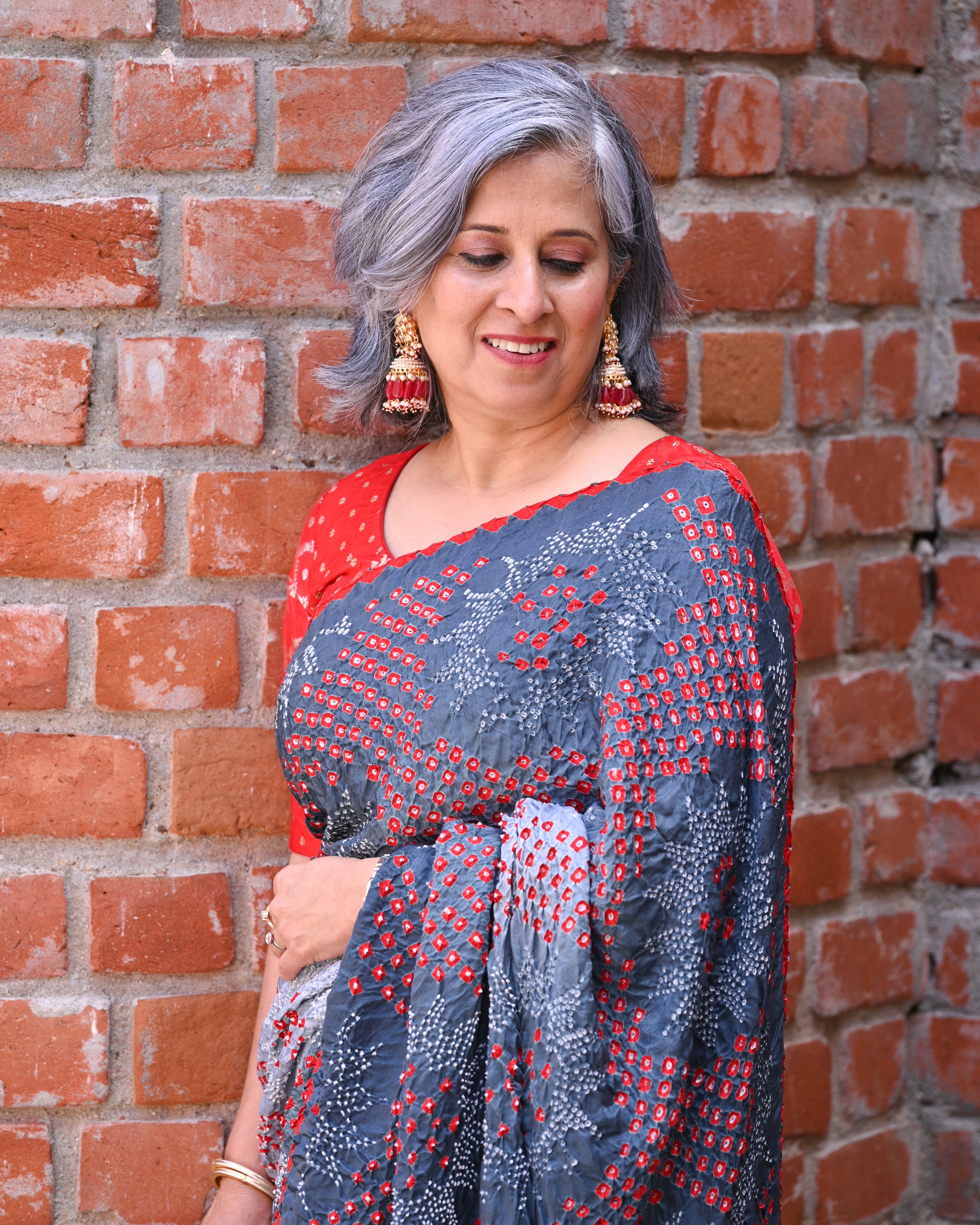 GREY SUNFLOWER BANDHANI SILK SAREE