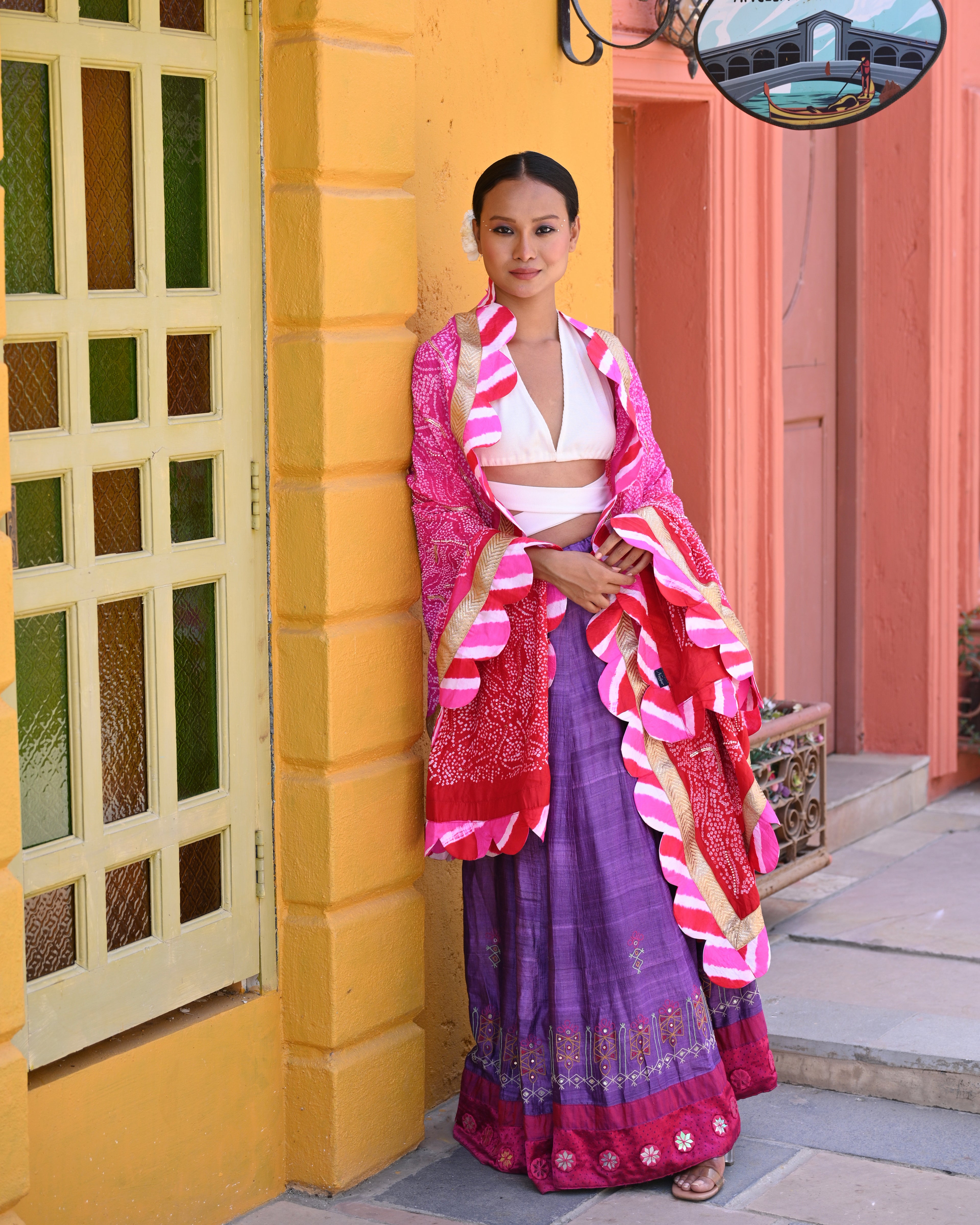 PINK-RED FLOWER BANDHANI SILK DUPATTA WITH LEHERIYA SCALLOP BORDER