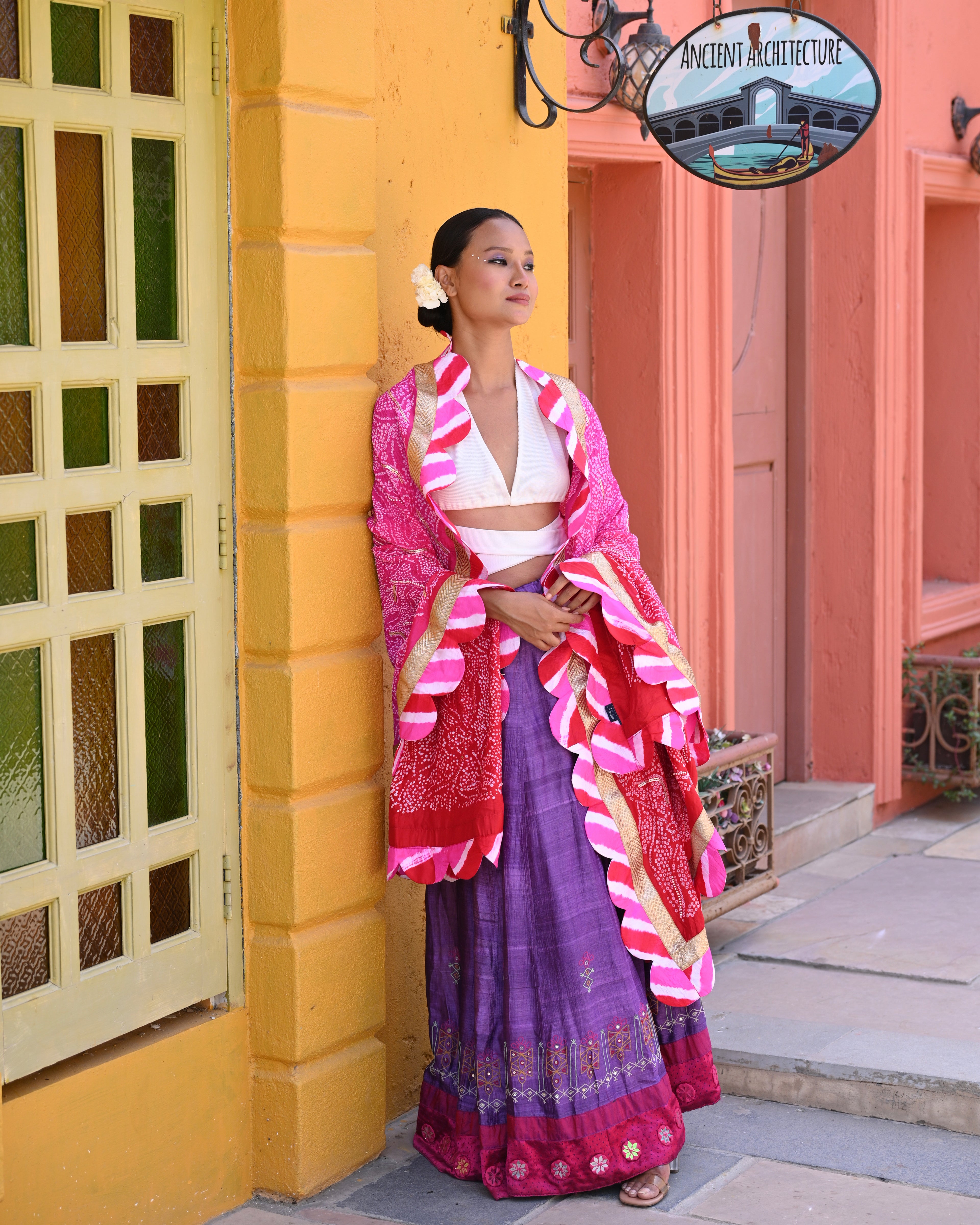 PINK-RED FLOWER BANDHANI SILK DUPATTA WITH LEHERIYA SCALLOP BORDER