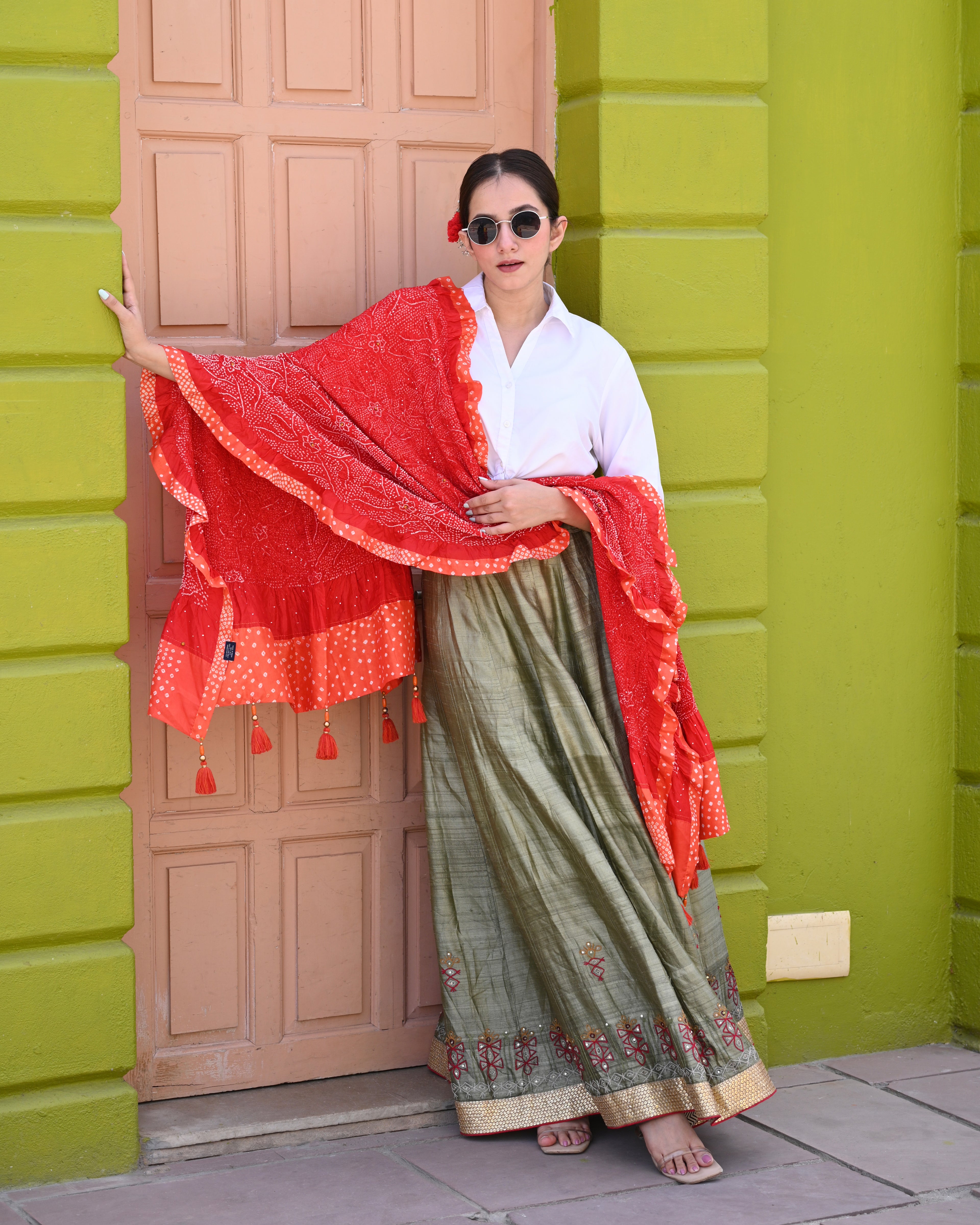 RED FLOWER BANDHANI SILK DUPATTA WITH SILK BORDER AND TASSELS