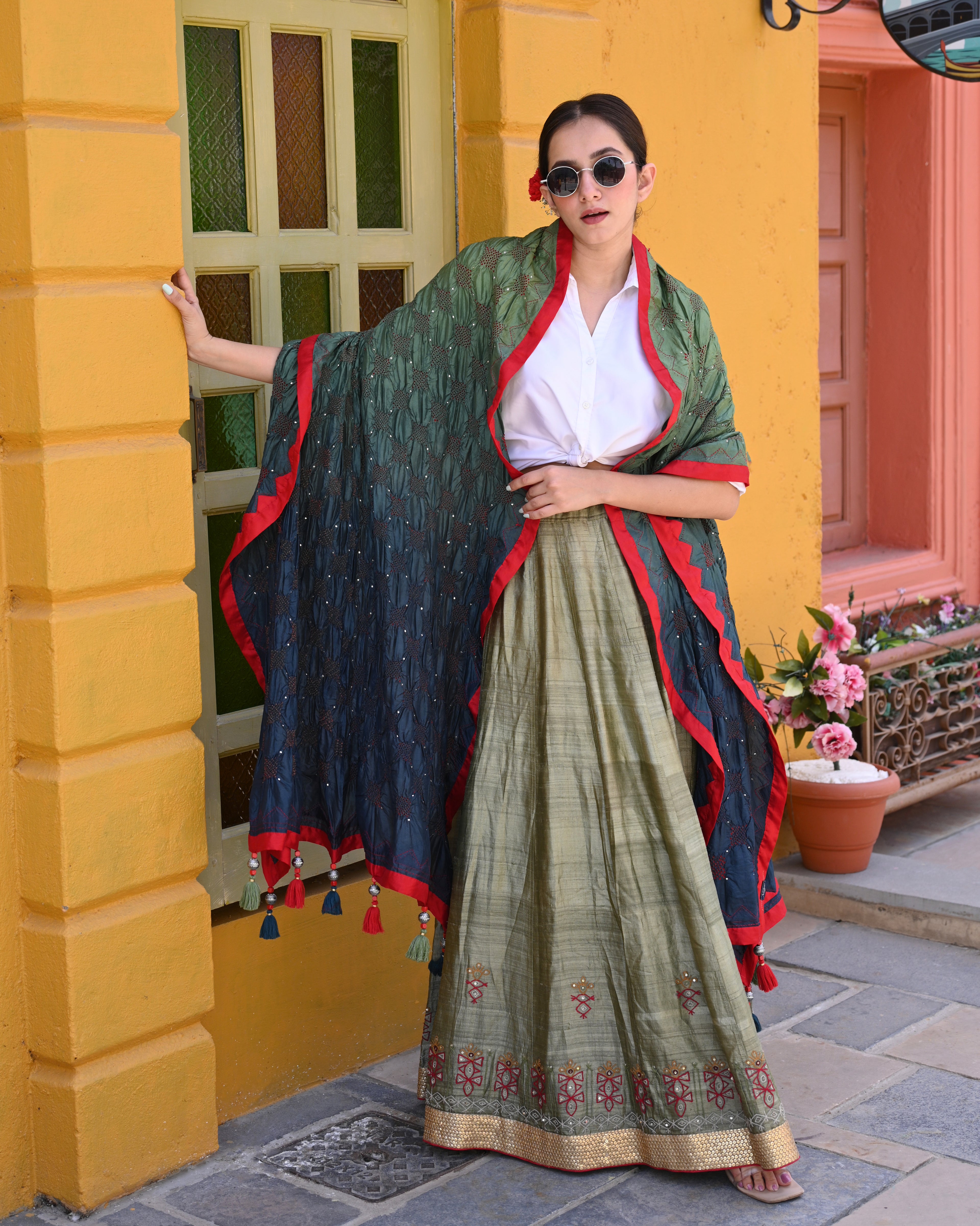 BLUE-GREEN SQUARE GEOMETRIC BANDHANI SILK DUPATTA WITH APPLIQUE BORDER AND TASSELS