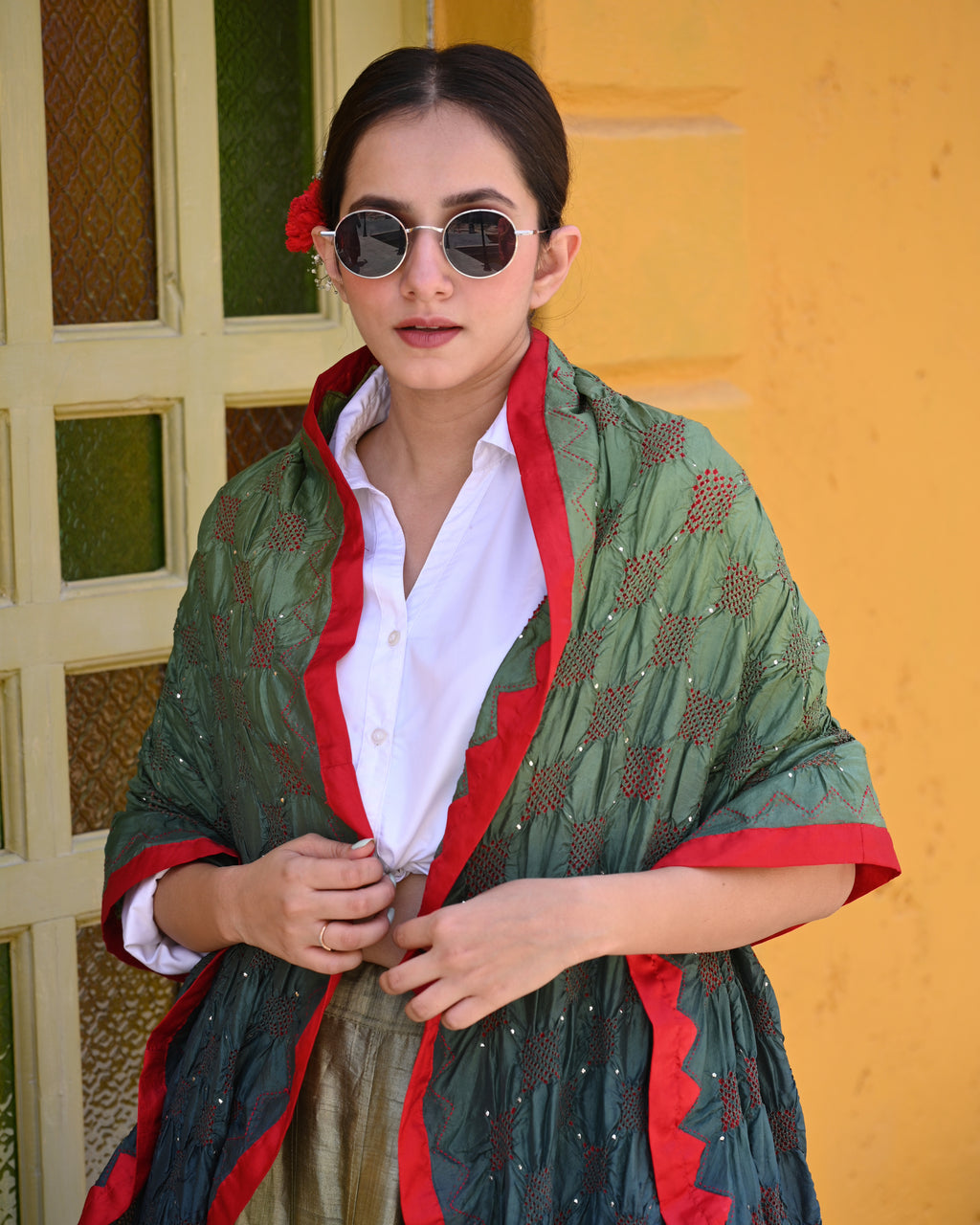 BLUE-GREEN SQUARE GEOMETRIC BANDHANI SILK DUPATTA WITH APPLIQUE BORDER AND TASSELS