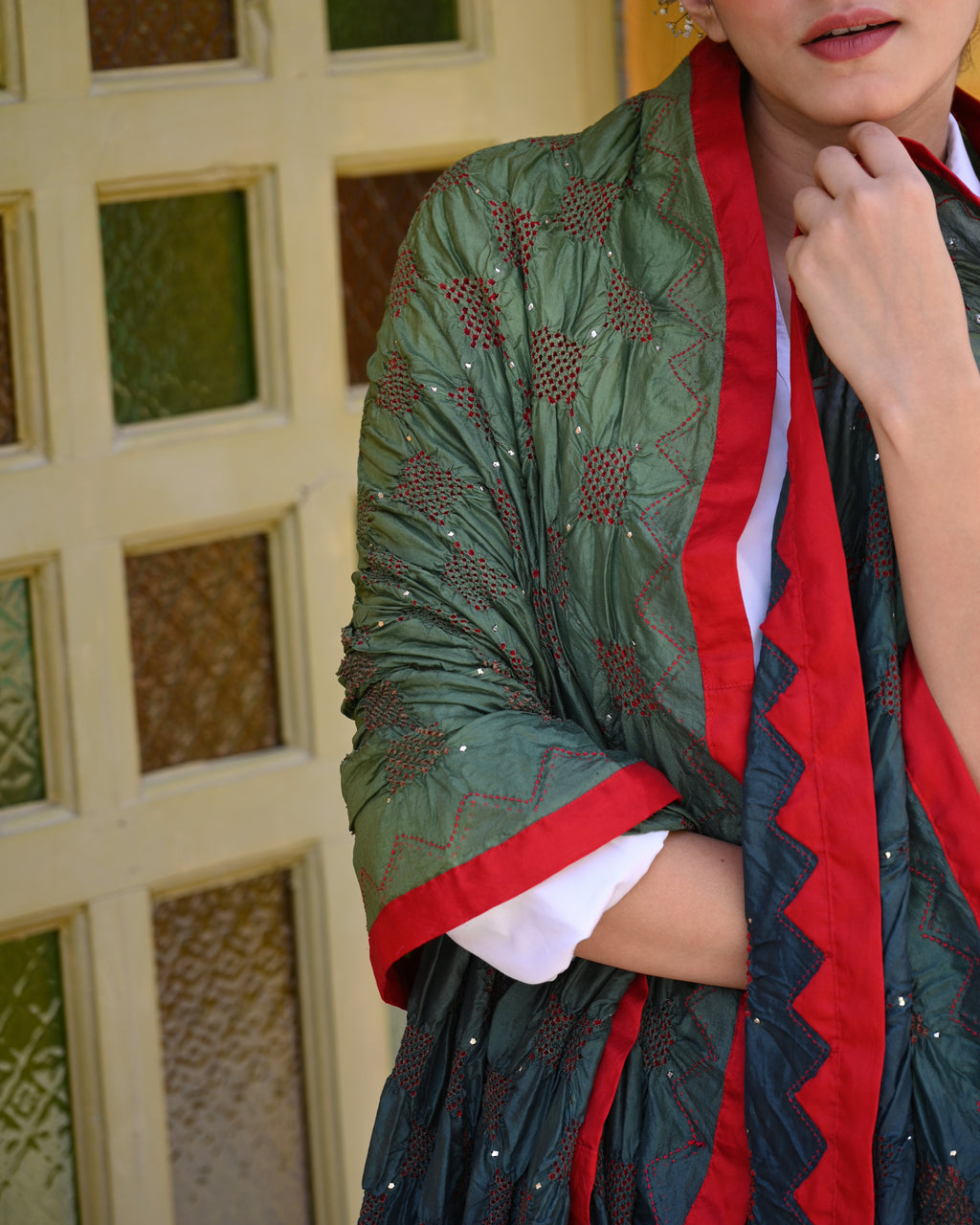 BLUE-GREEN SQUARE GEOMETRIC BANDHANI SILK DUPATTA WITH APPLIQUE BORDER AND TASSELS
