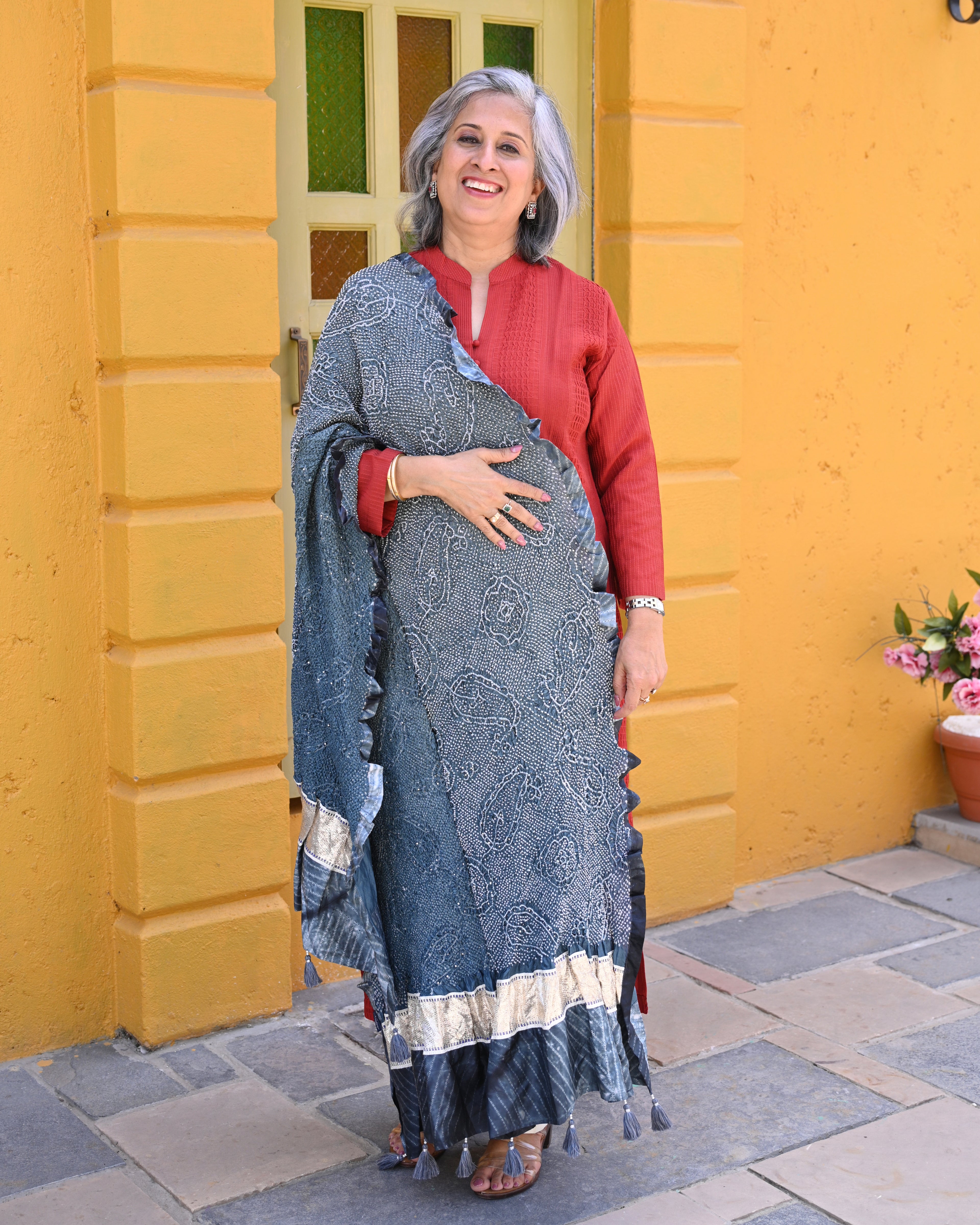 GREY PAISLEY BANDHANI SILK DUPATTA WITH LAMPI BORDER AND TASSELS