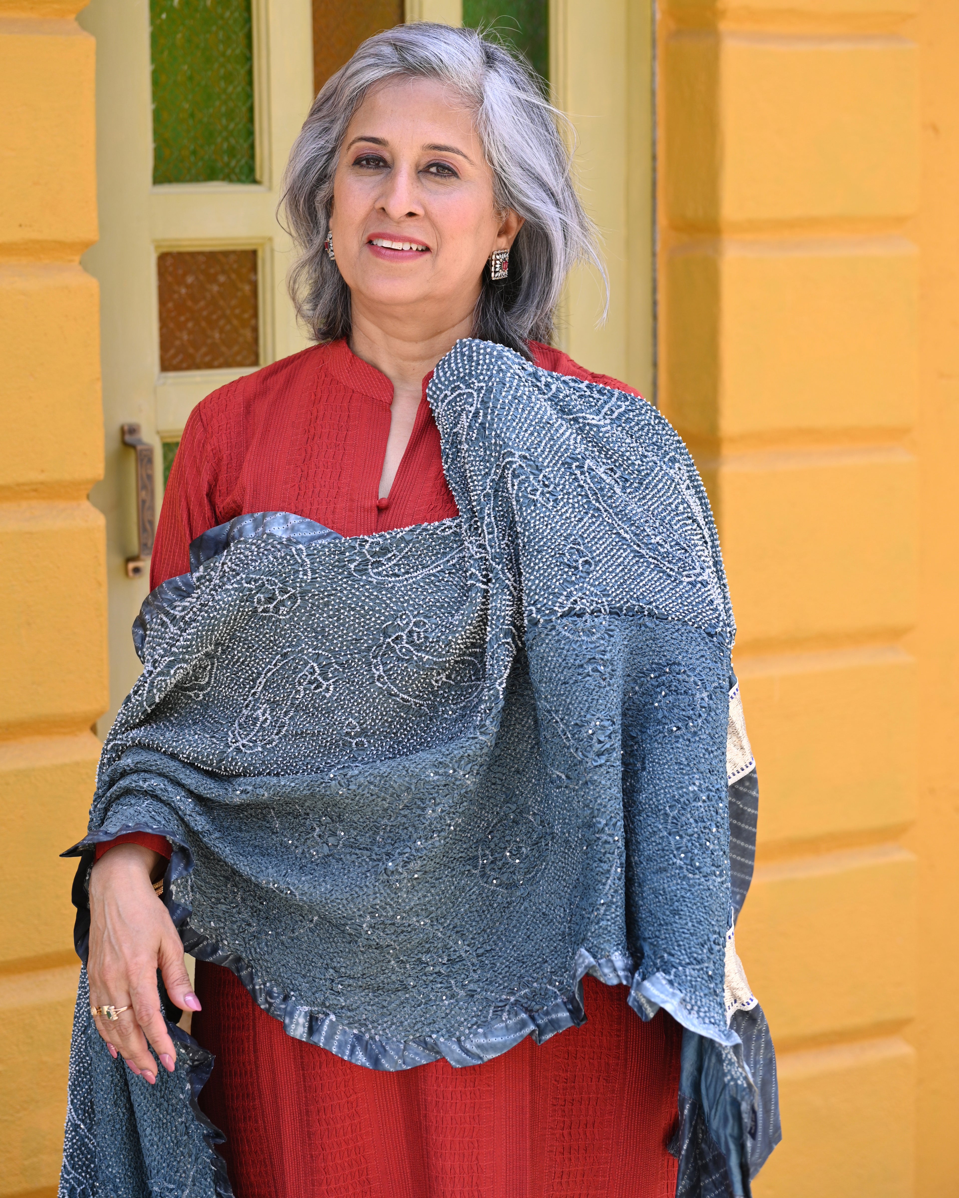 GREY PAISLEY BANDHANI SILK DUPATTA WITH LAMPI BORDER AND TASSELS