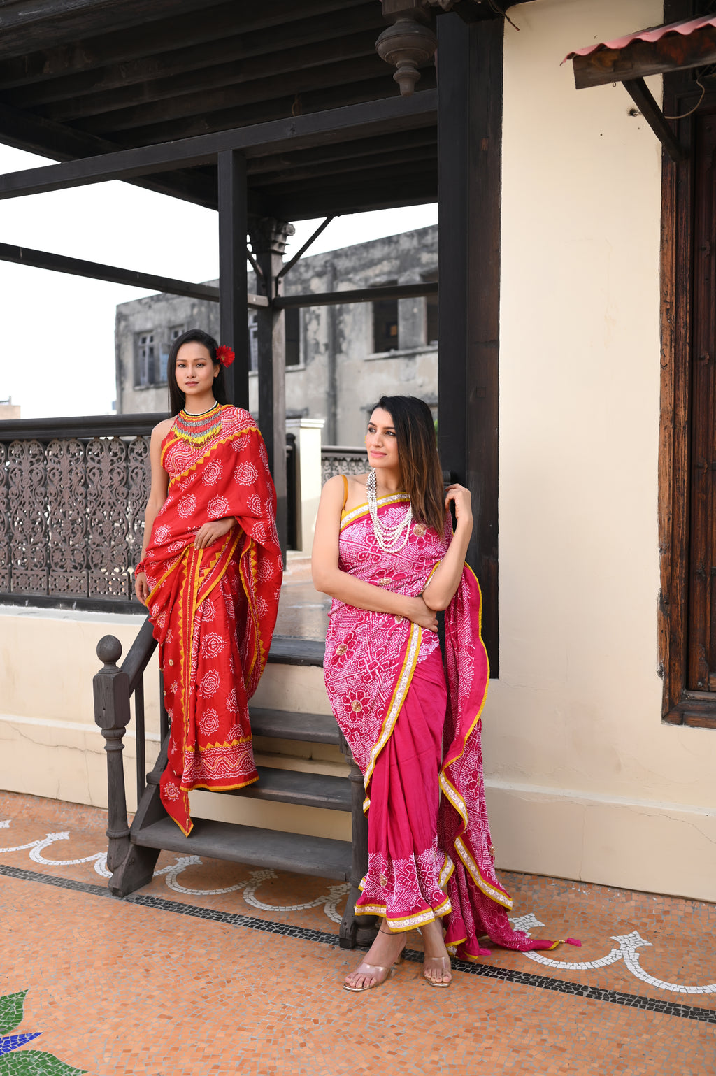 RED CLASSIC TRADITIONAL LADDU BANDHANI SILK SAREE WITH APPLIQUE BORDER AND EMBROIDERY