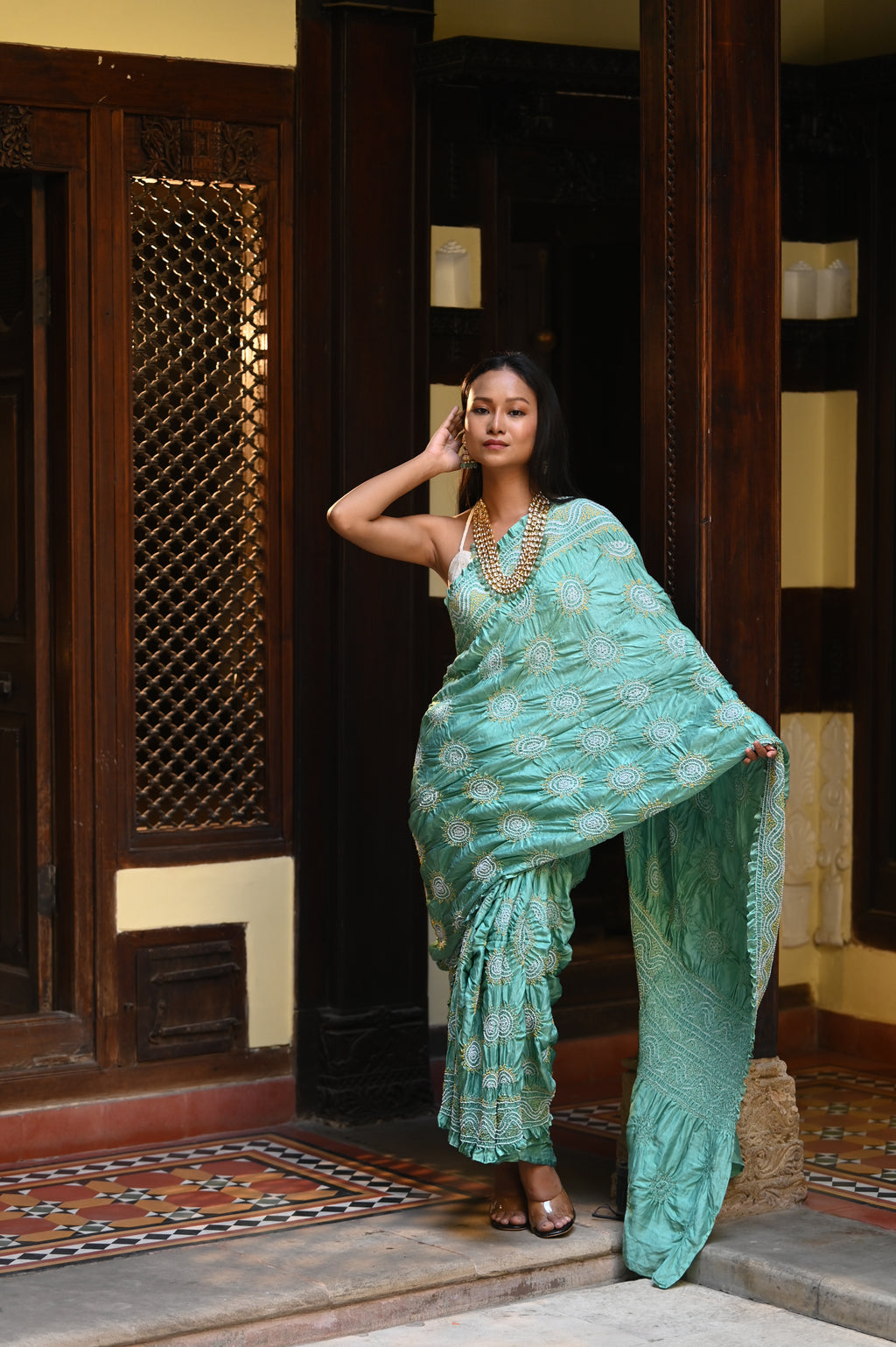 LIGHT GREEN CLASSIC TRADITIONAL LADDU BANDHANI SILK SAREE