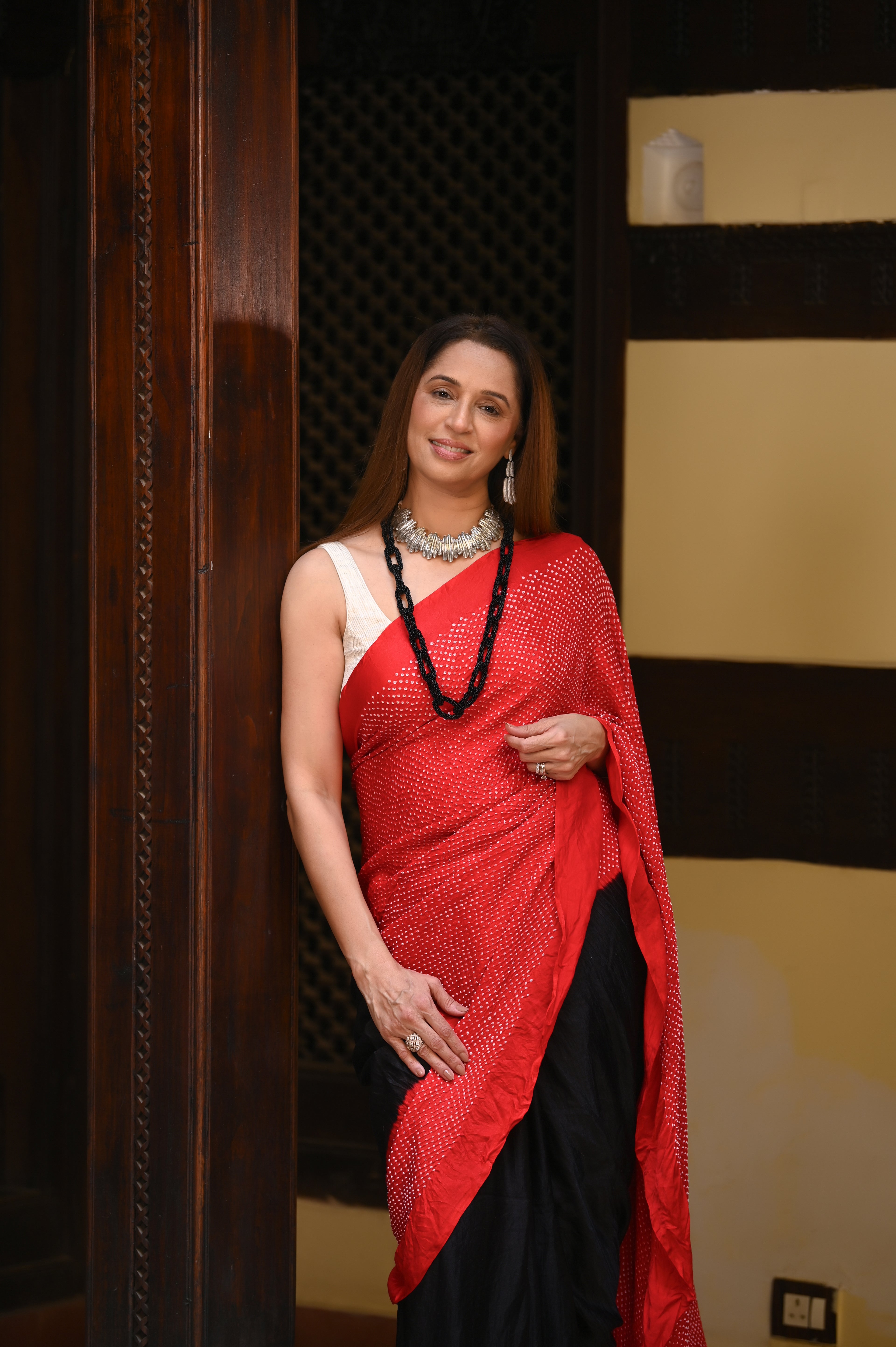 RED-BLACK YIN-YANG HALF FULL HALF EMPTY ETERNAL DOT BANDHANI SILK SAREE
