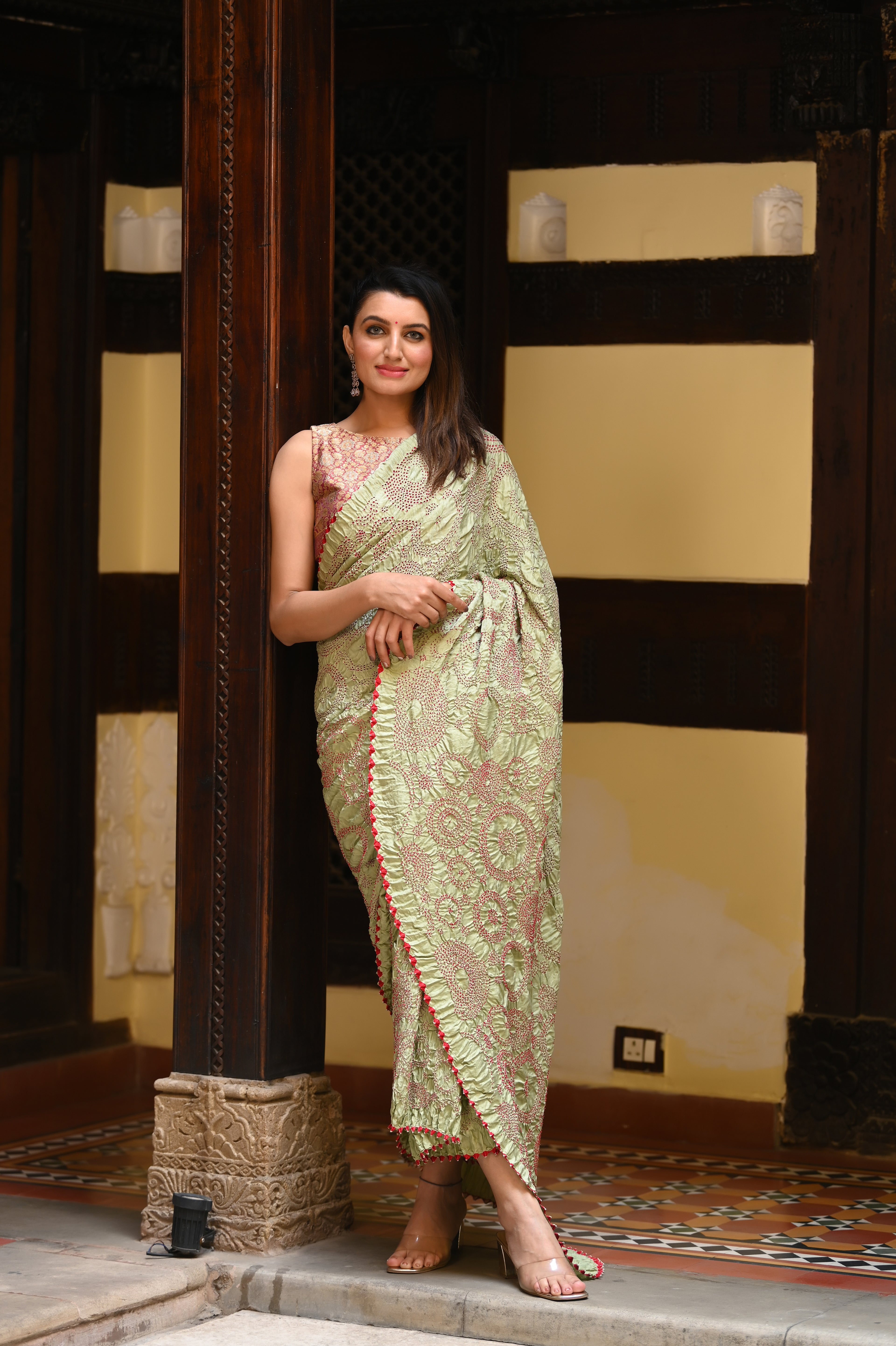 LIGHT GREEN CIRCLES OF THE LIFE BANDHANI SILK SAREE