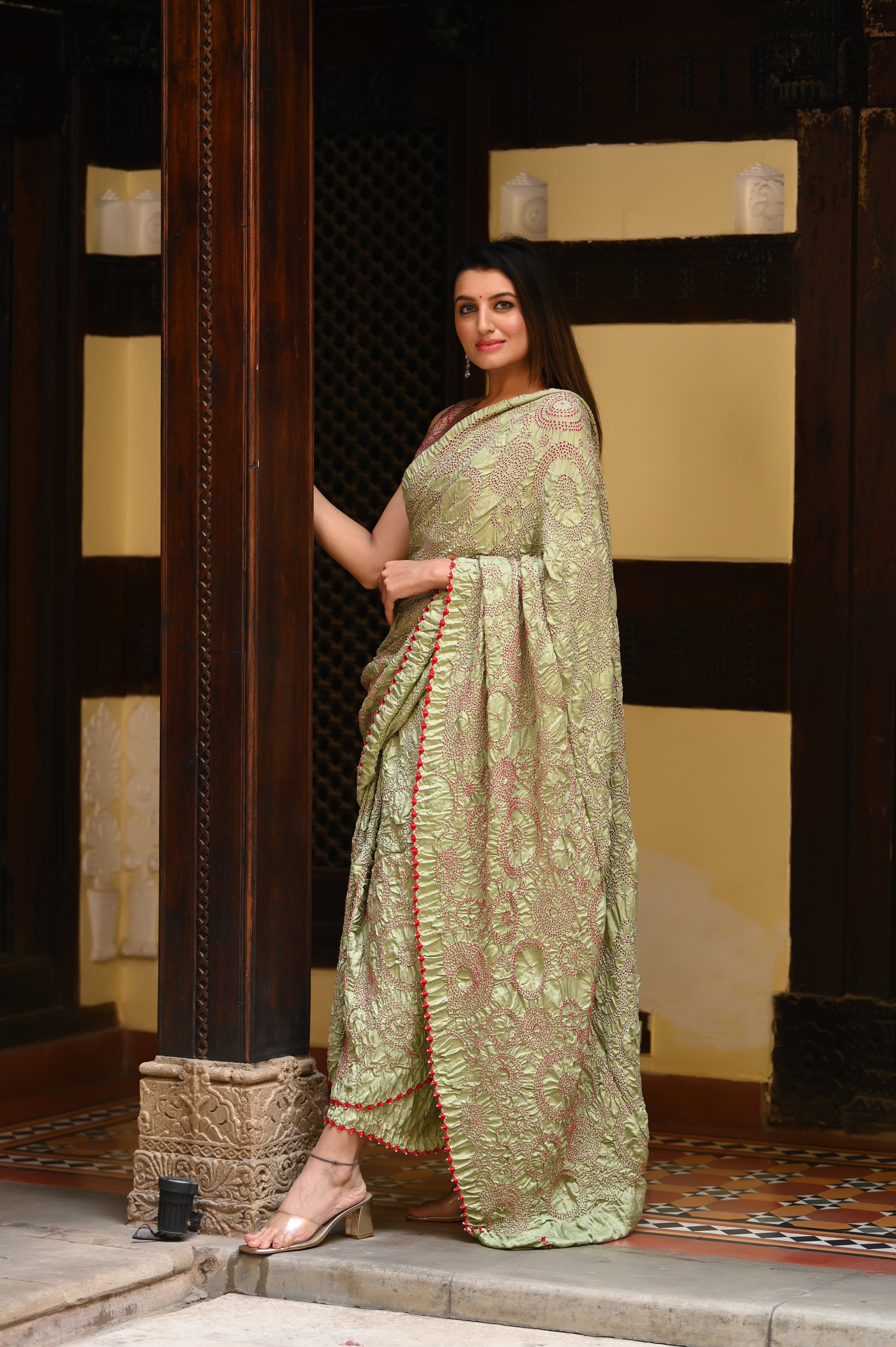 LIGHT GREEN CIRCLES OF THE LIFE BANDHANI SILK SAREE