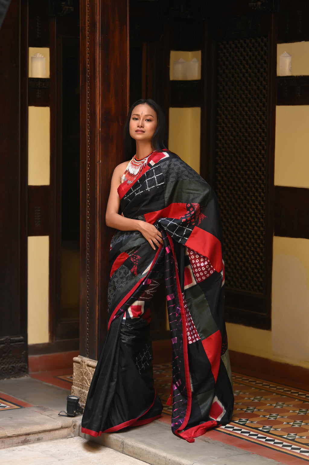 RED-BLACK BAARADOZI PATCHWORK REVERSIBLE SILK SAREE