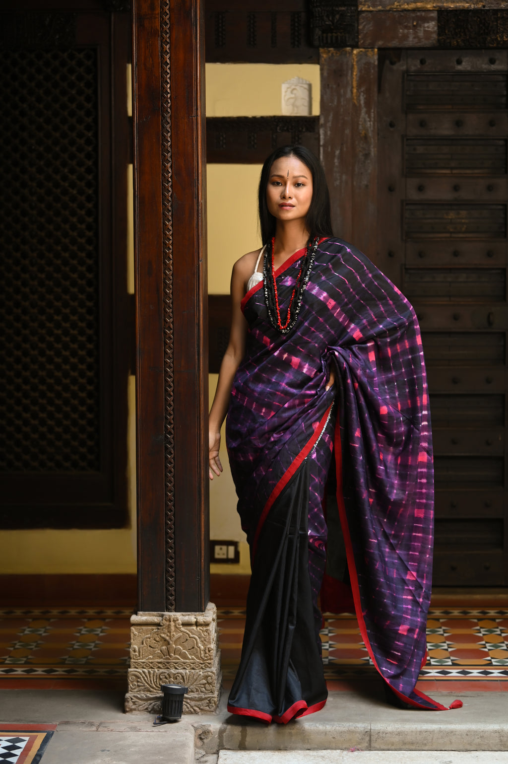 RED-BLACK BAARADOZI PATCHWORK REVERSIBLE SILK SAREE