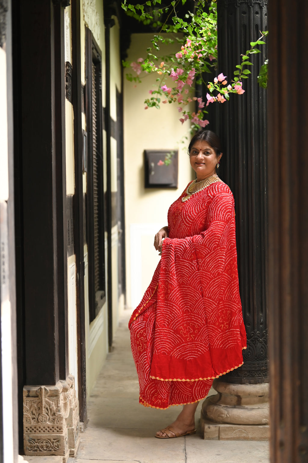 RED SCALLOP BANDHANI SILK SAREE