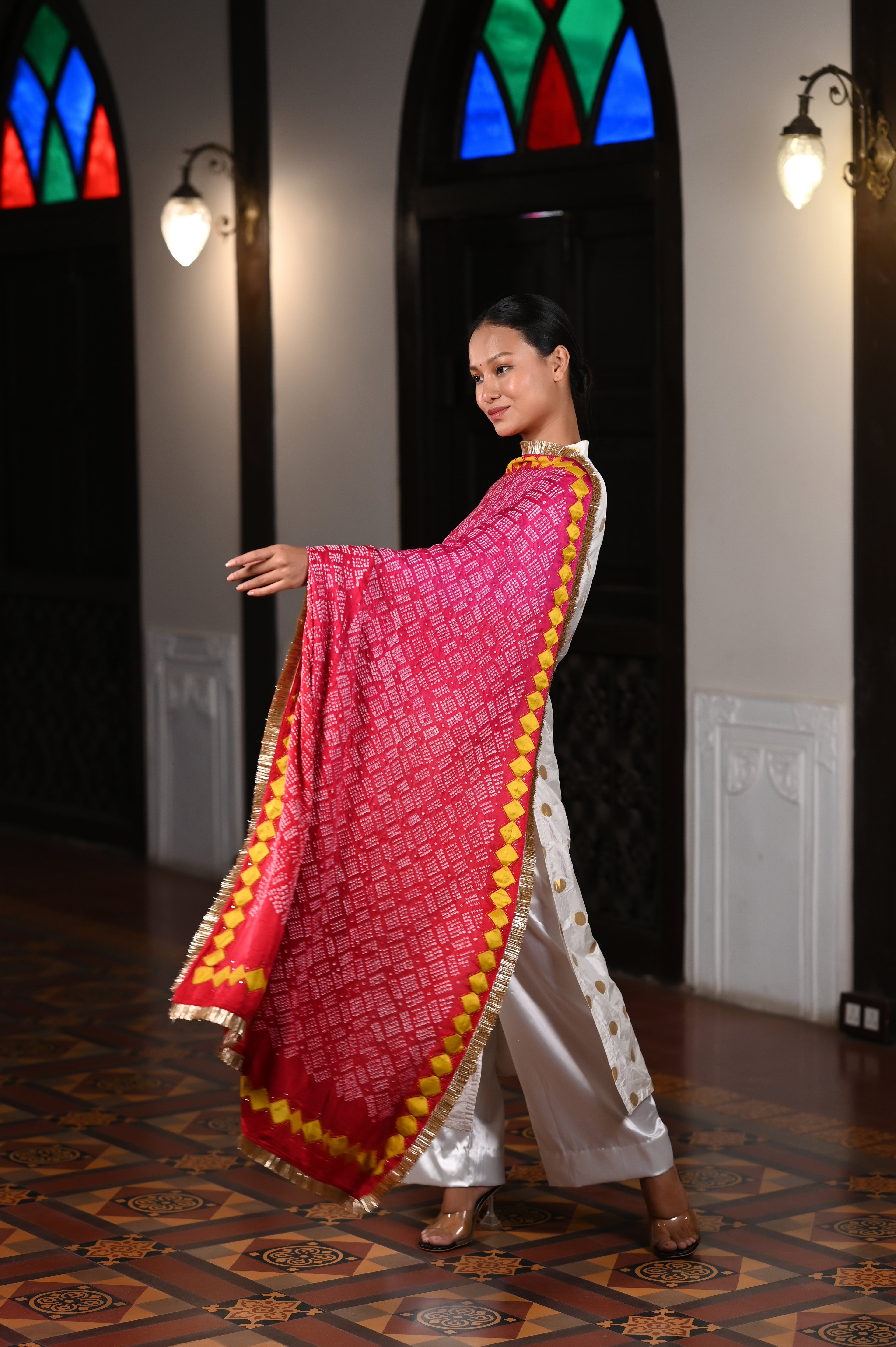 PINK-RED GEOMETRIC BANDHANI SILK DUPATTA WITH APPLIQUE BORDER AND KIRAN