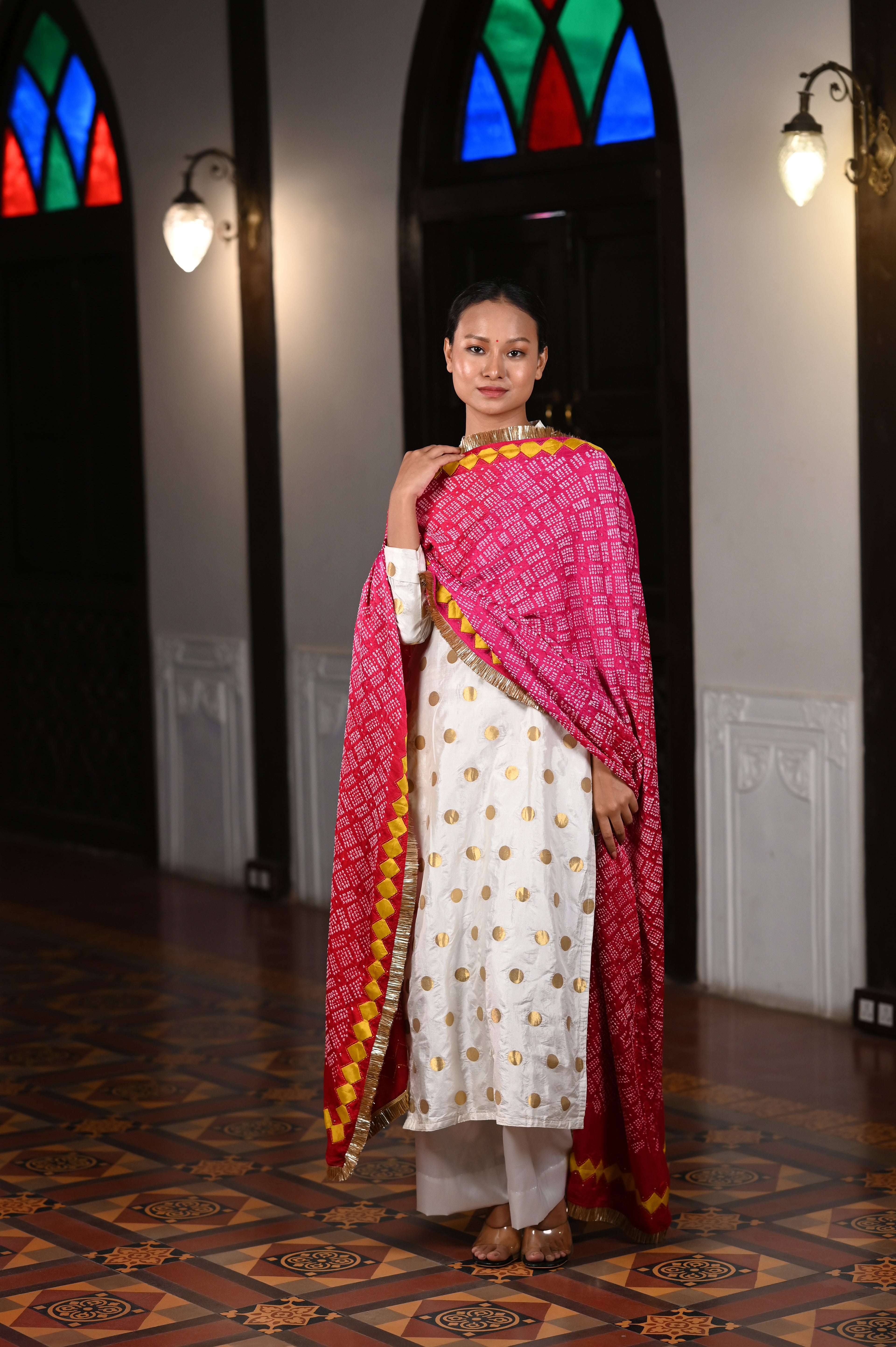 PINK-RED GEOMETRIC BANDHANI SILK DUPATTA WITH APPLIQUE BORDER AND KIRAN