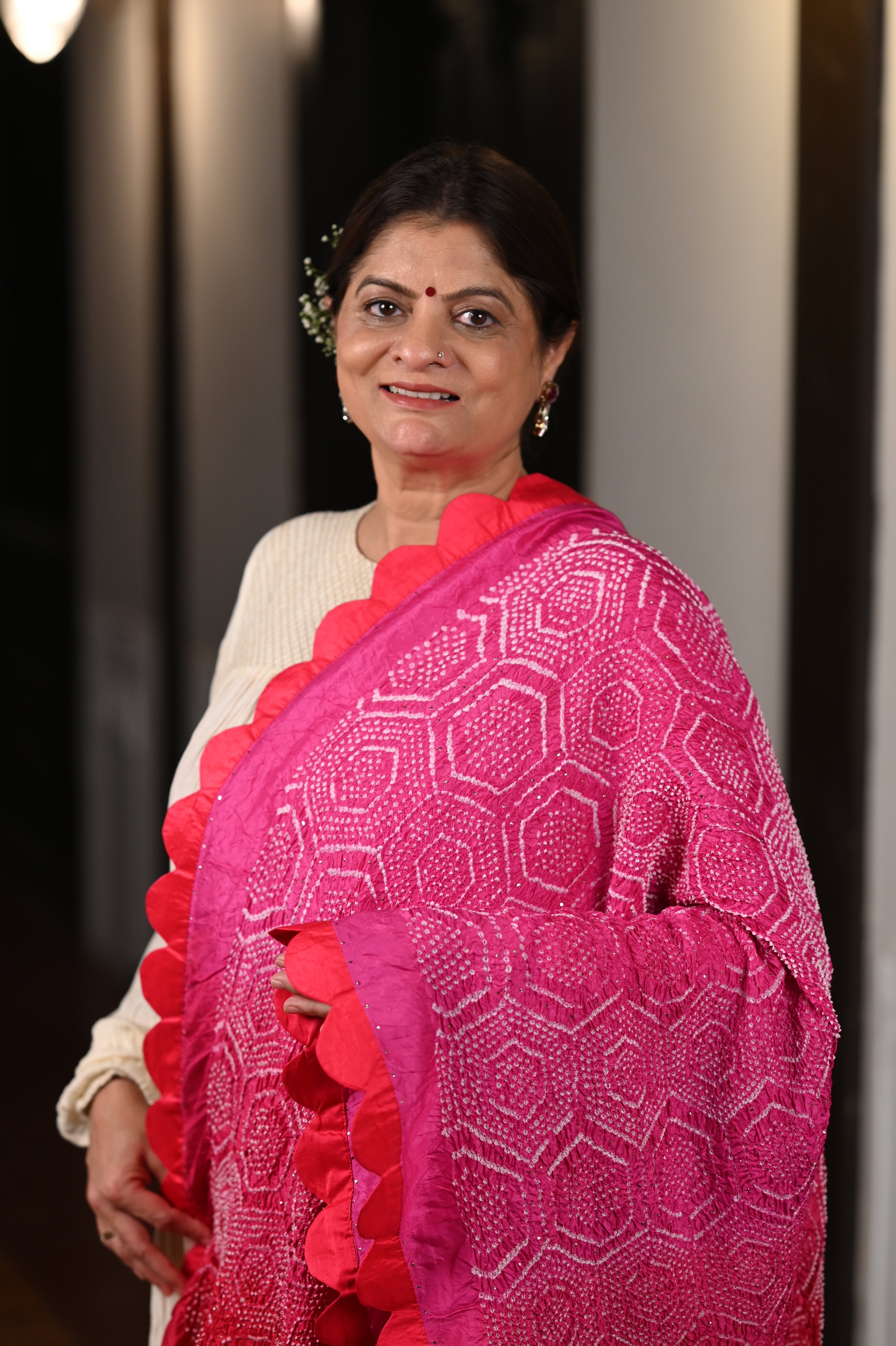 PINK-RED HONEYCOMB GEOMETRIC BANDHANI SILK DUPATTA WITH SCALLOP BORDER