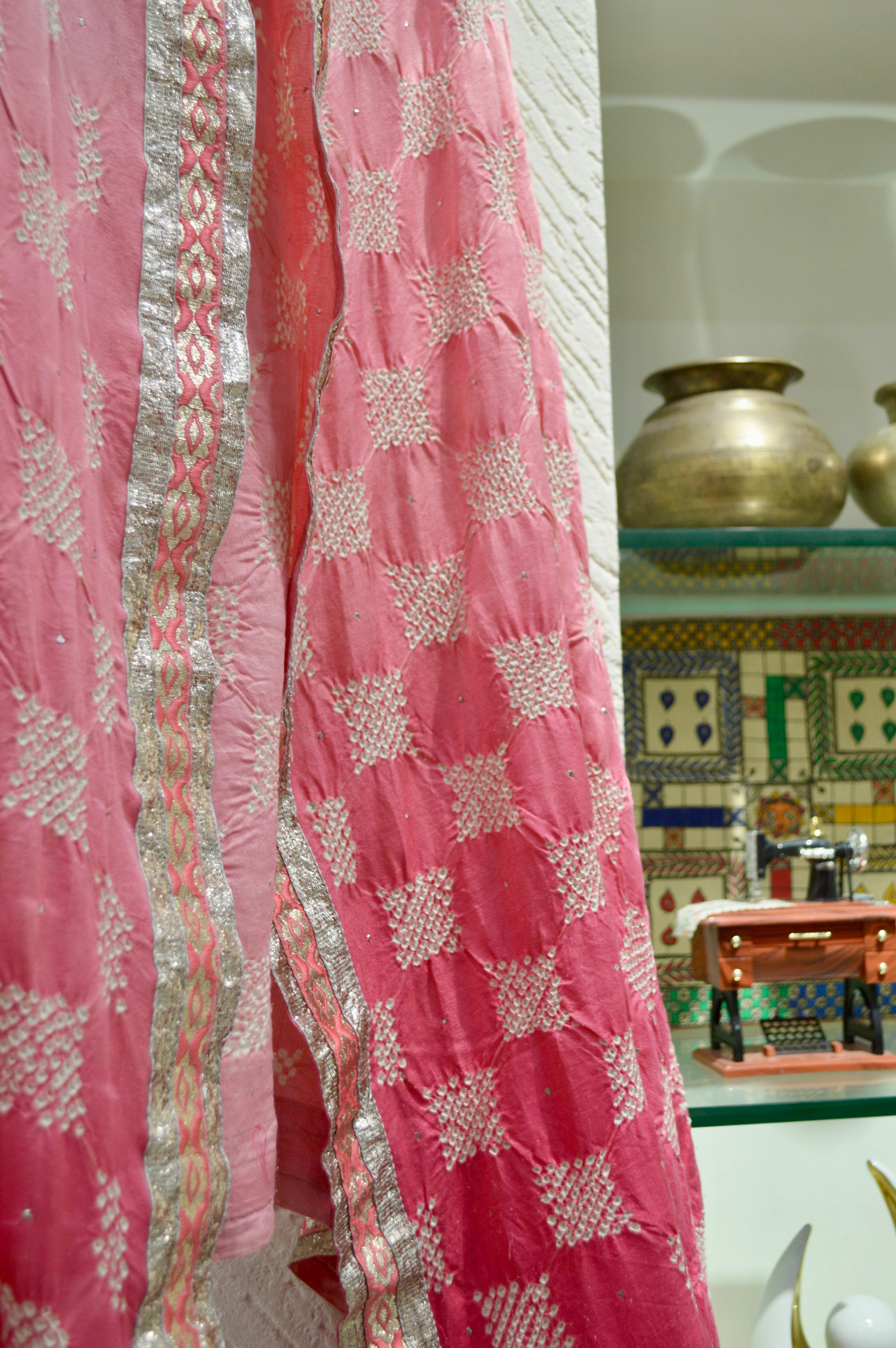 PINK SQUARE GEOMETRIC BANDHANI SILK DUPATTA WITH BORDER AND MUKAISH WORK