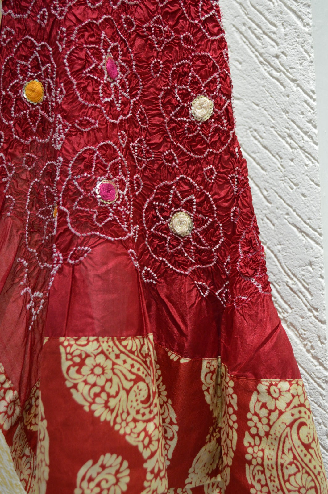RED-PINK CIRCLE OF THE LIFE EMBROIDERED SILK BANDHANI WITH SILK BORDER