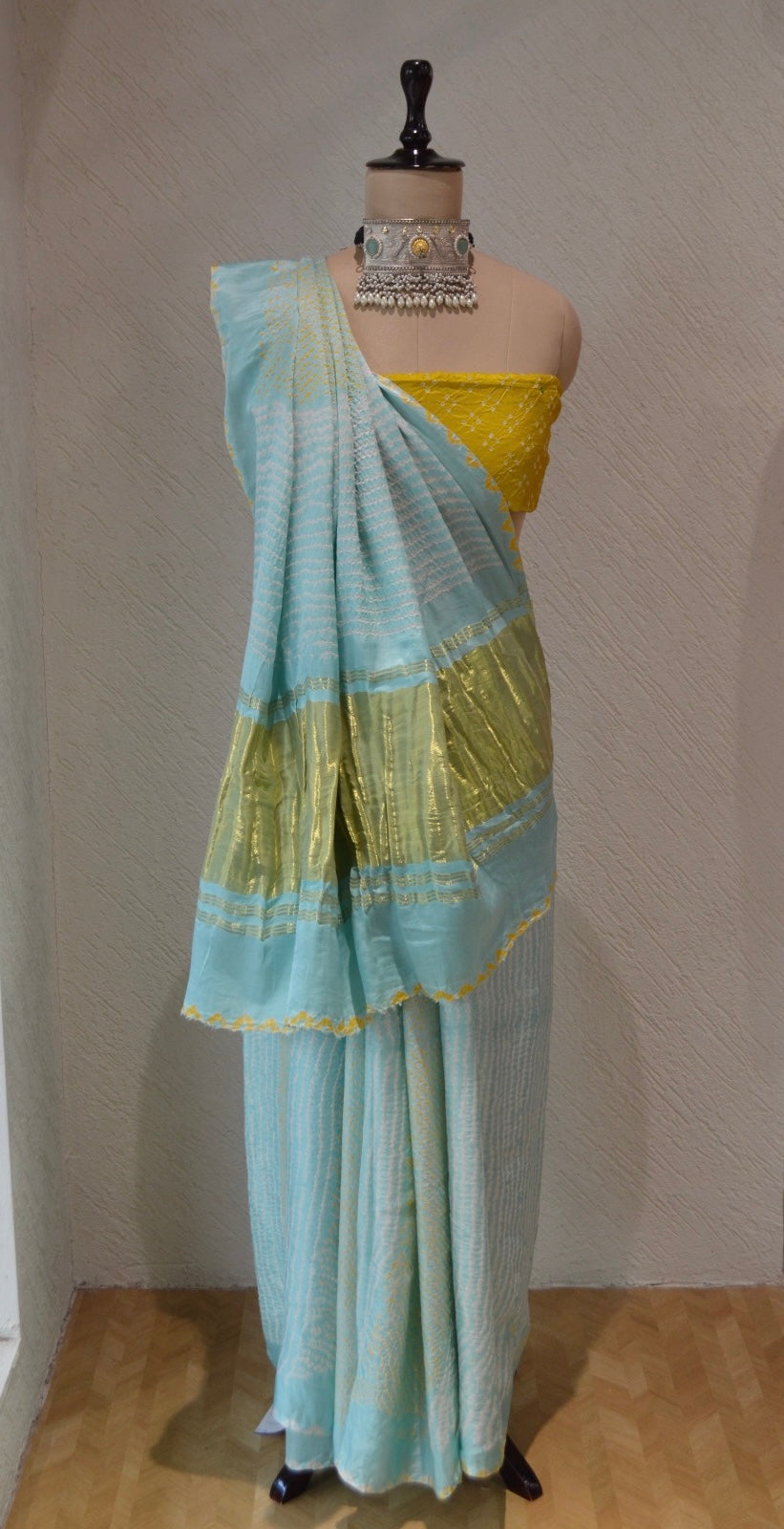 LIGHT BLUE LINES AND DOTS SILK BANDHANI SAREE