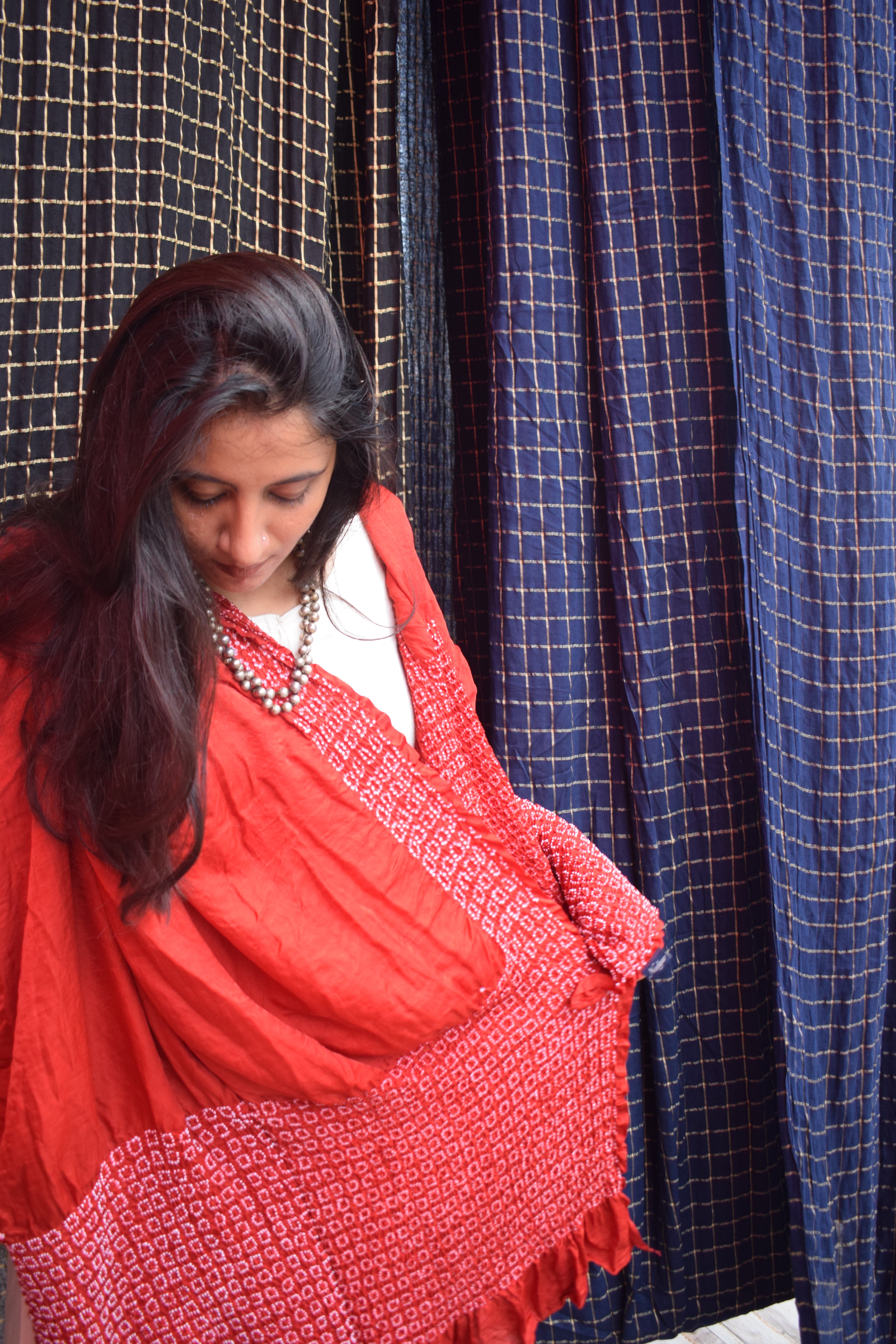 RED LINES AND DOTS BANDHANI SILK DUPATTA