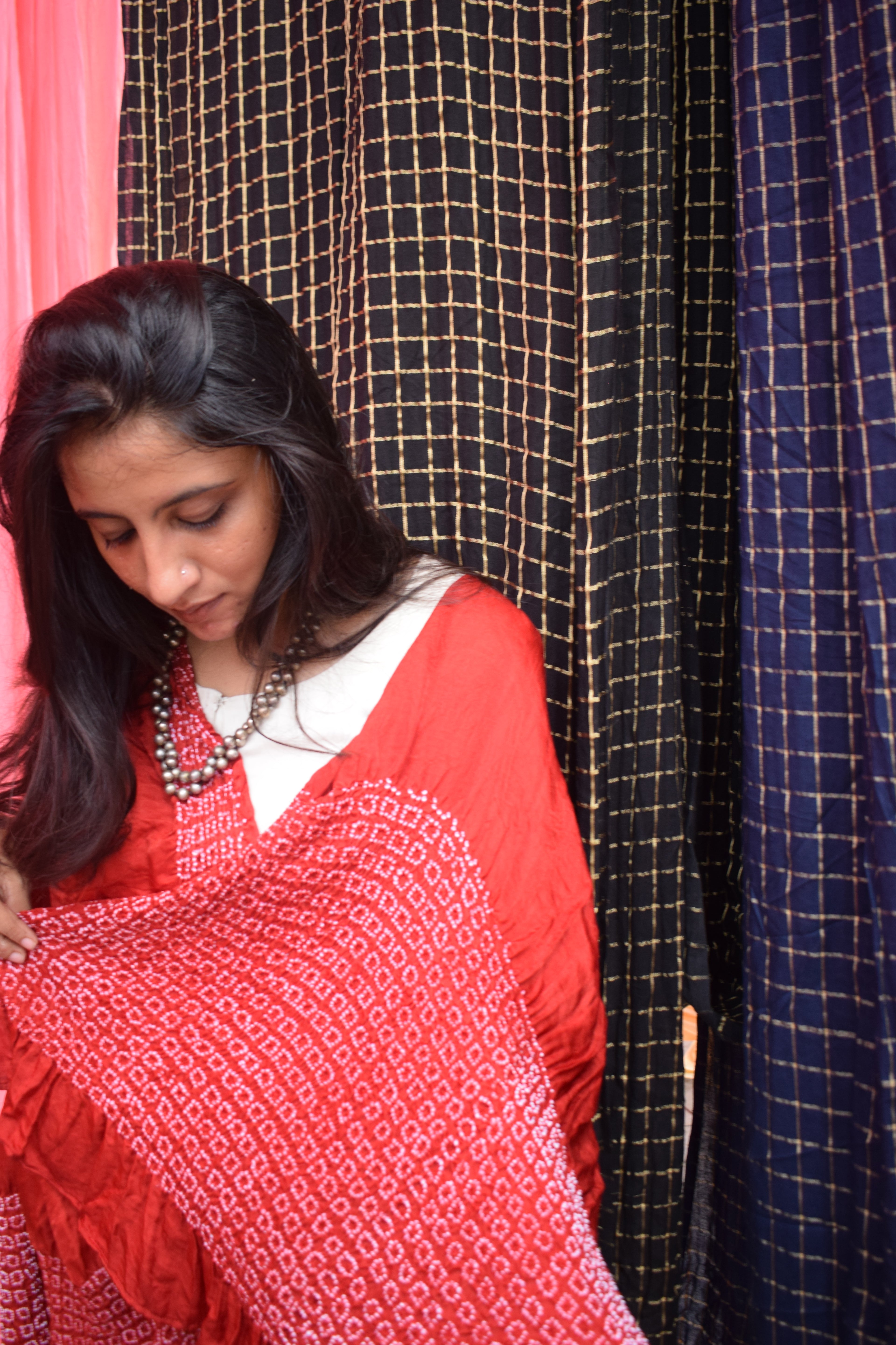 RED LINES AND DOTS BANDHANI SILK DUPATTA