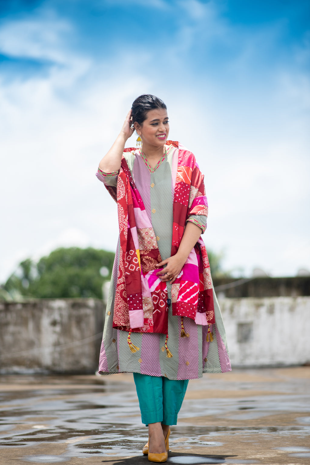 YELLOW-PINK BAARADOZI PATCHWORK REVERSIBLE SILK STOLE