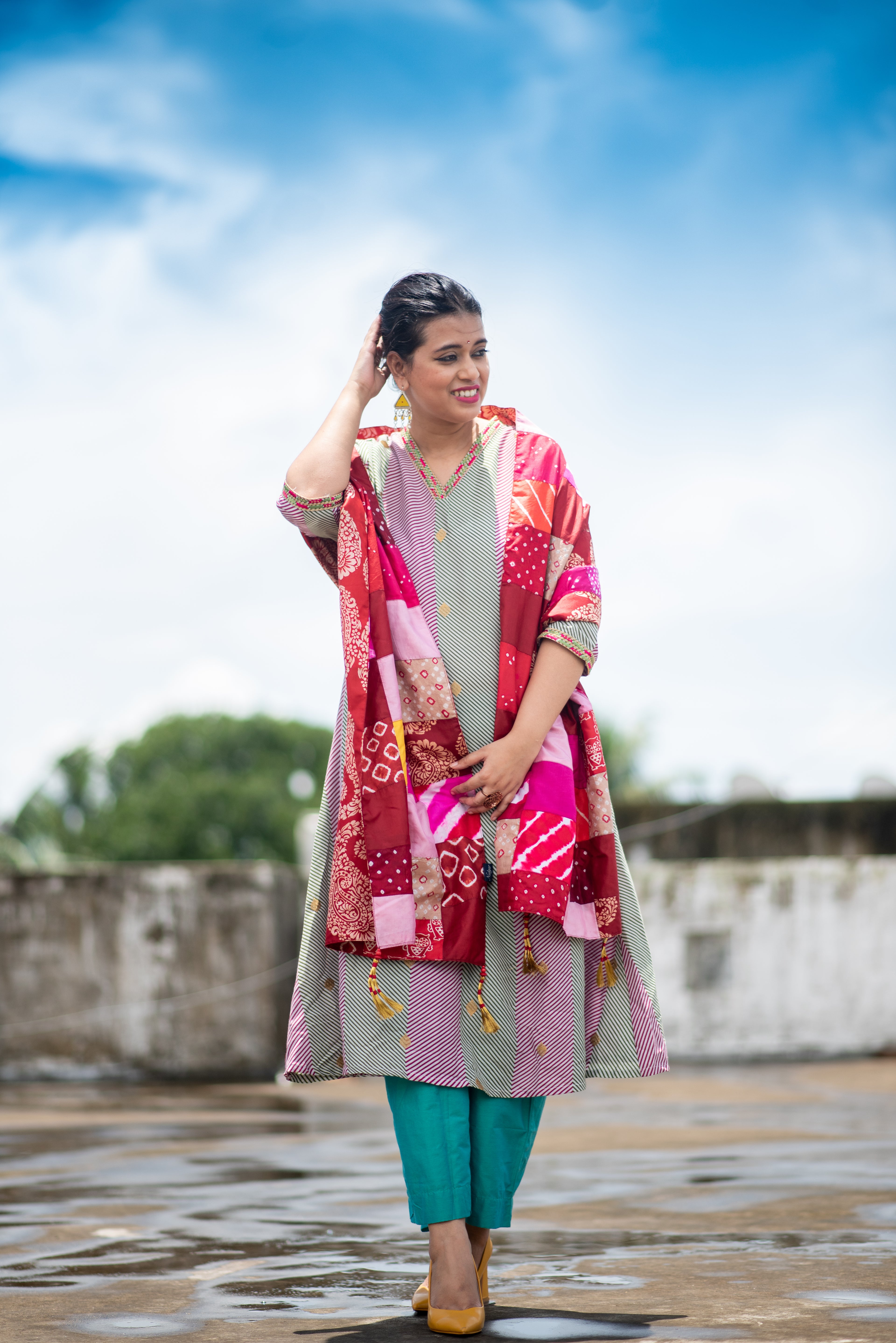 YELLOW-PINK BAARADOZI PATCHWORK REVERSIBLE SILK STOLE