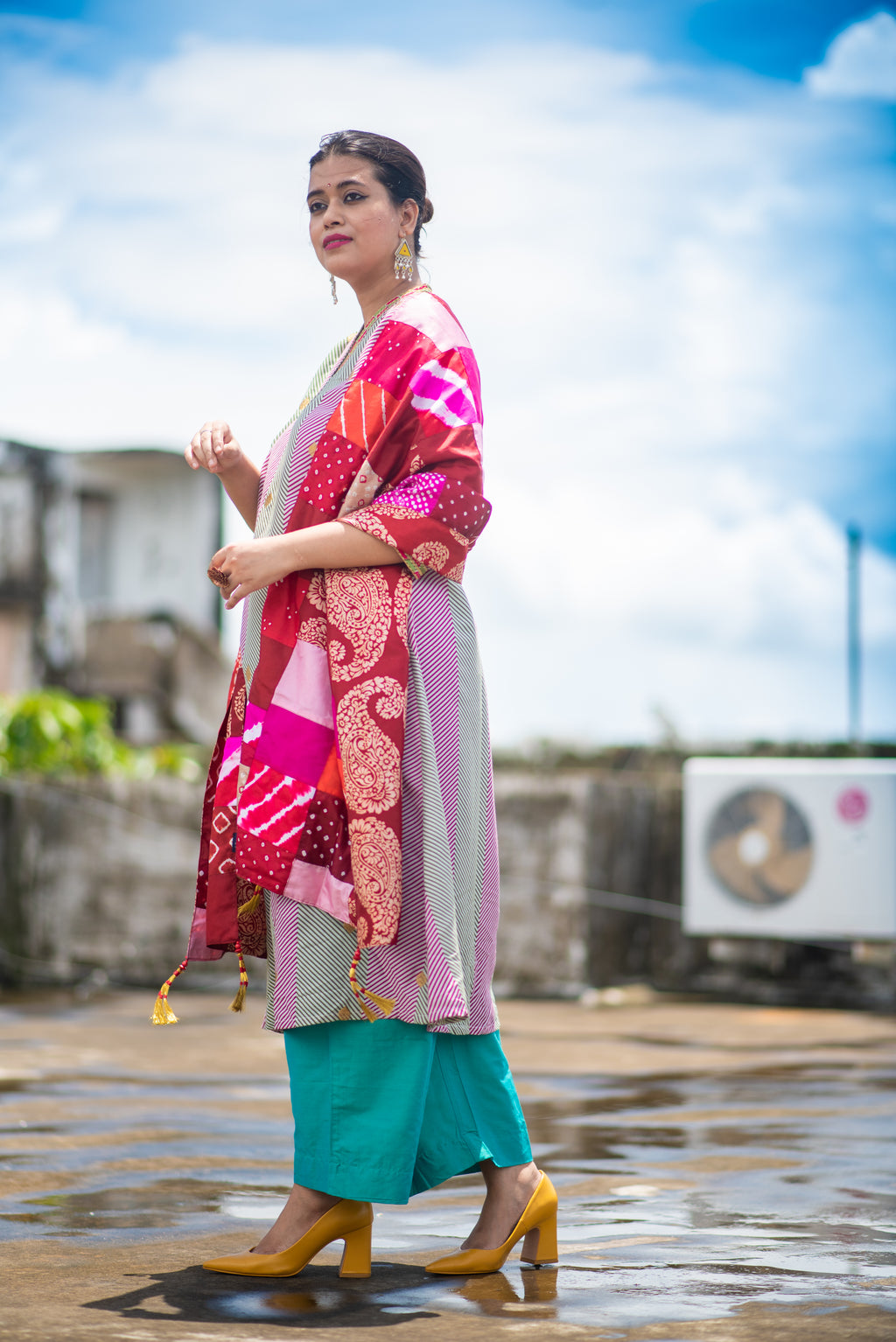 YELLOW-PINK BAARADOZI PATCHWORK REVERSIBLE SILK STOLE