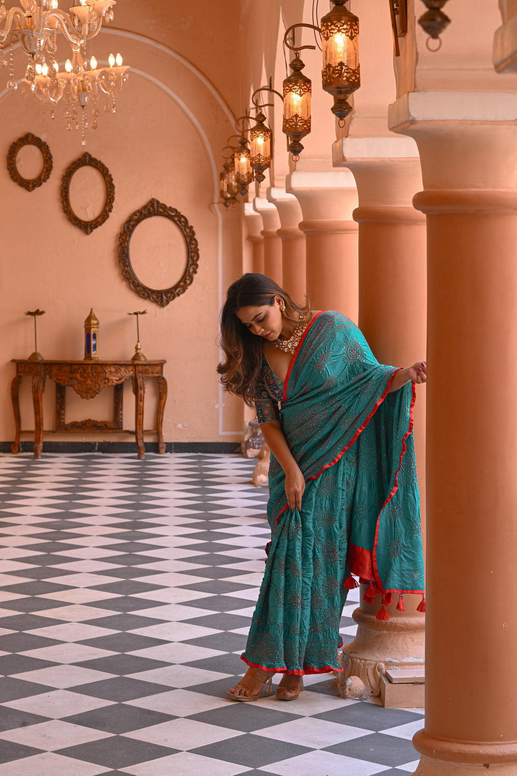 GREEN CLASSIC TRADITIONAL LADDOO BANDHANI SILK SAREE WITH SILK BORDER AND MUKAISH WORK