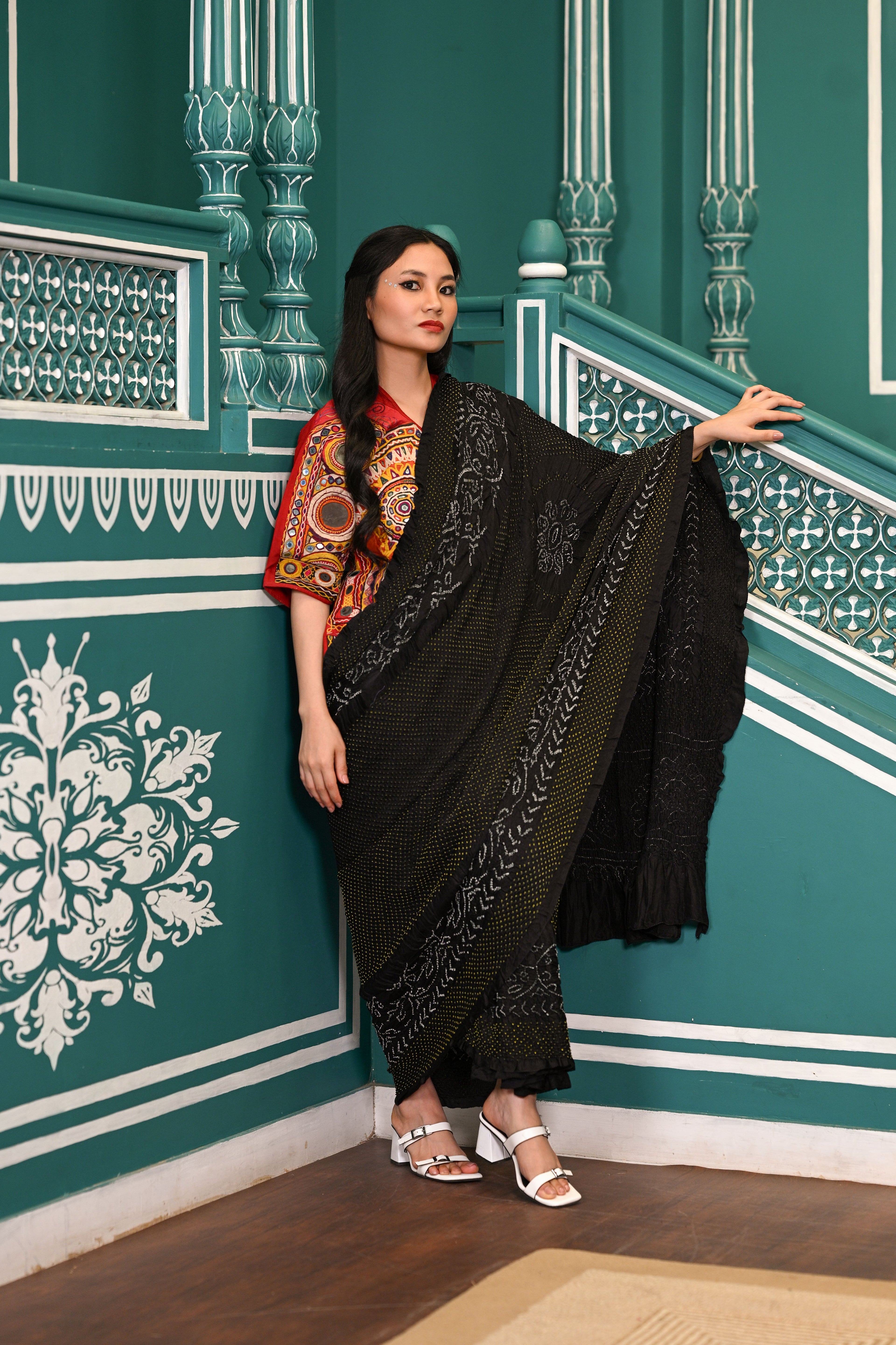 BLACK CLASSIC TRADITIONAL BANDHANI SILK SAREE